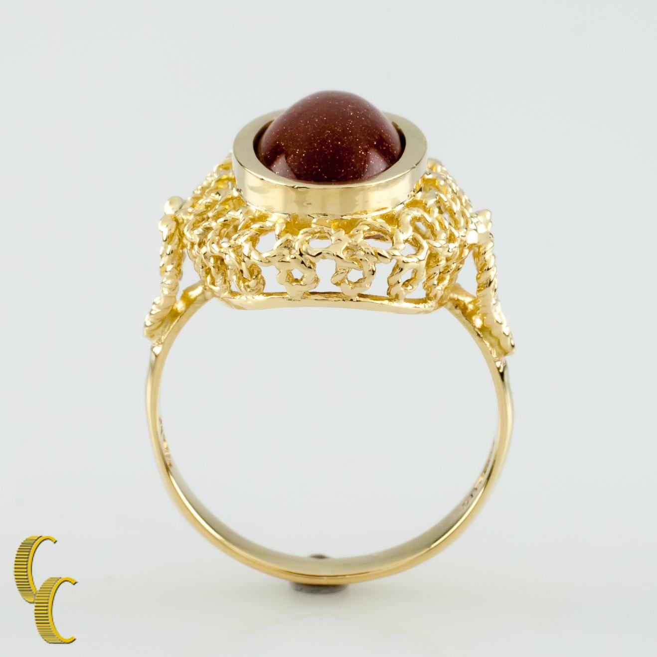 Anello Ornato Corletto con Cabochon di Pietra Dorata in Oro Giallo In condizioni buone in vendita a Sherman Oaks, CA