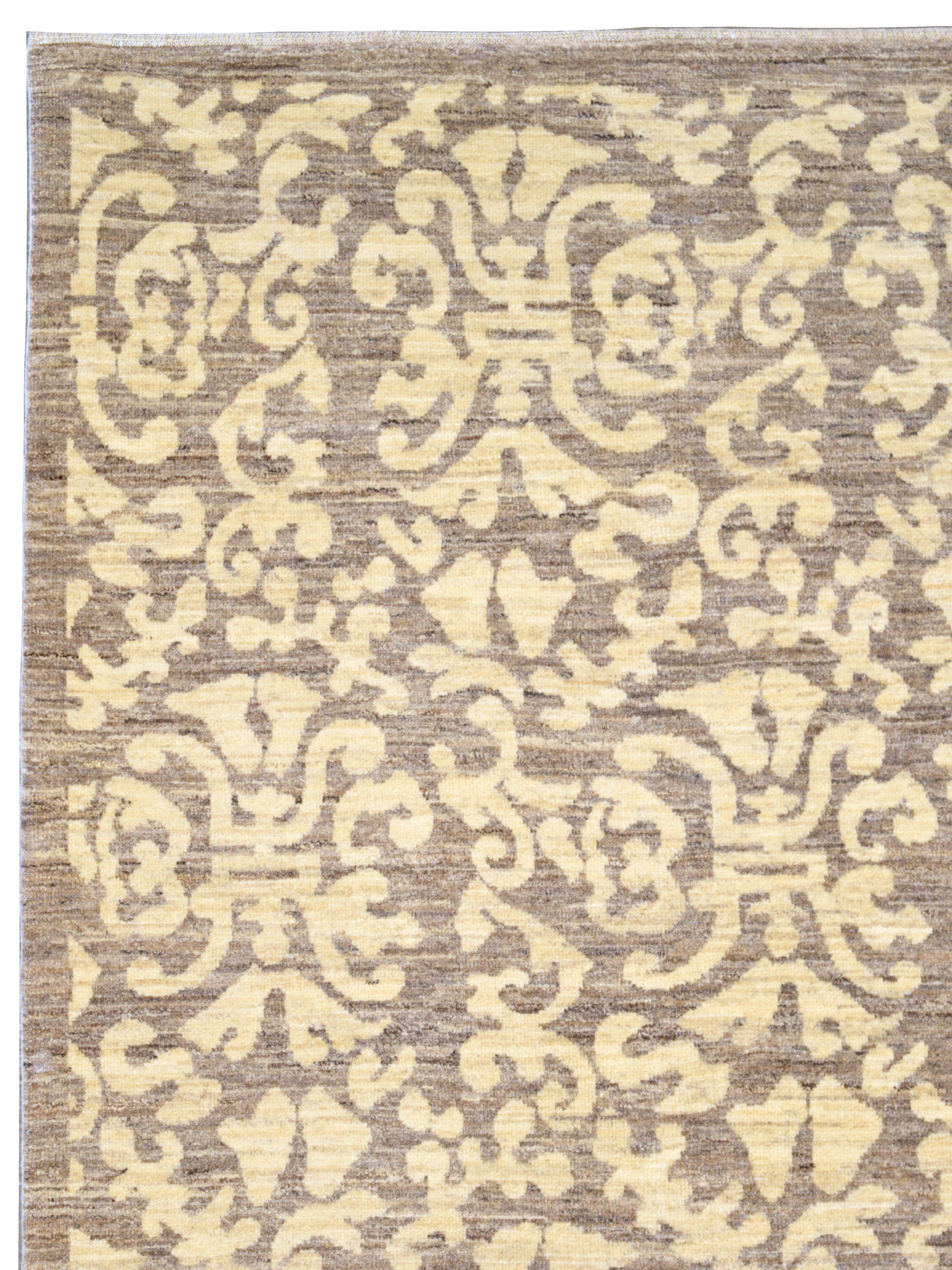 Arts and Crafts Tapis persan orné en laine crème et Brown à motif floral damassé, 8' x 10' en vente
