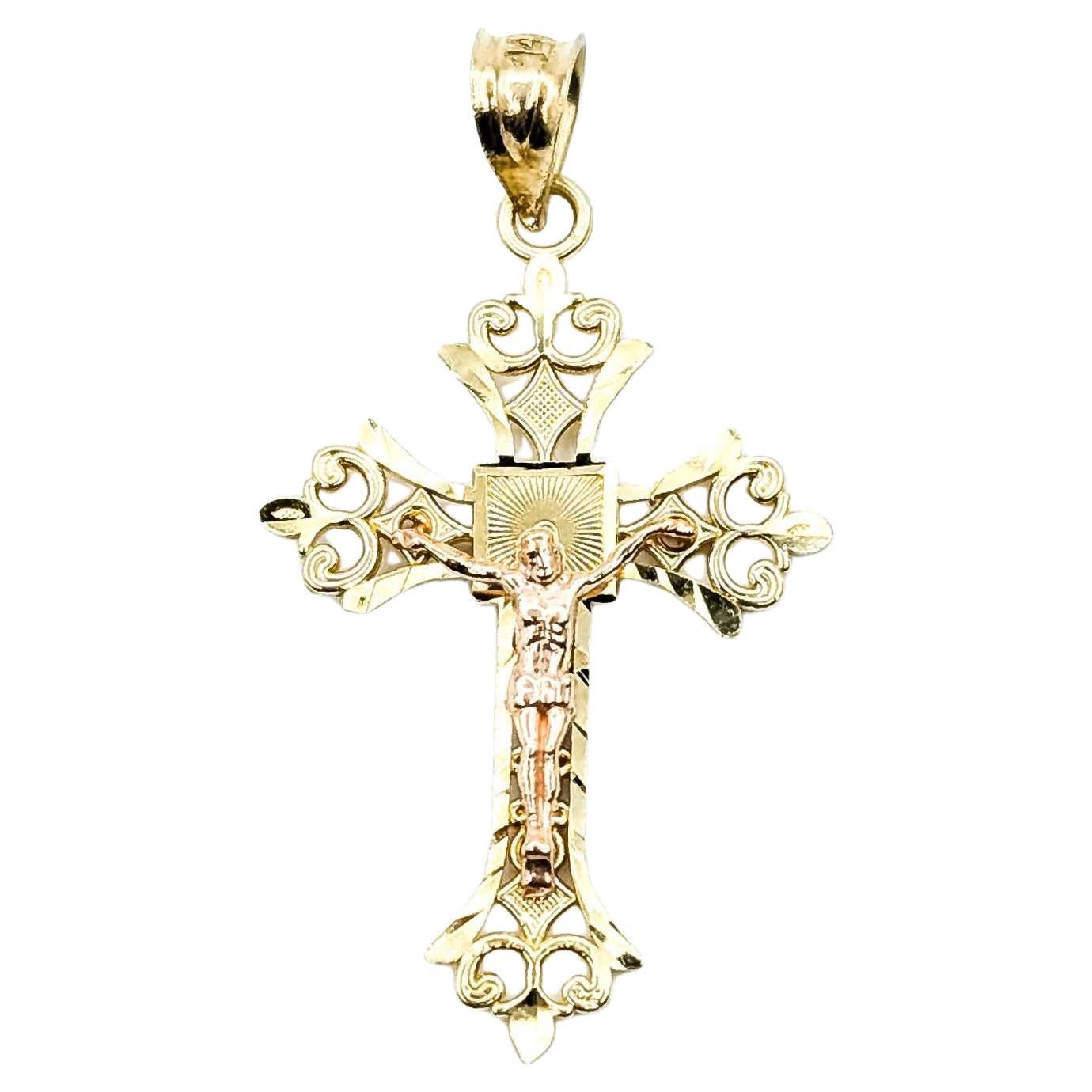 Pendentif crucifix orné en or jaune 14k