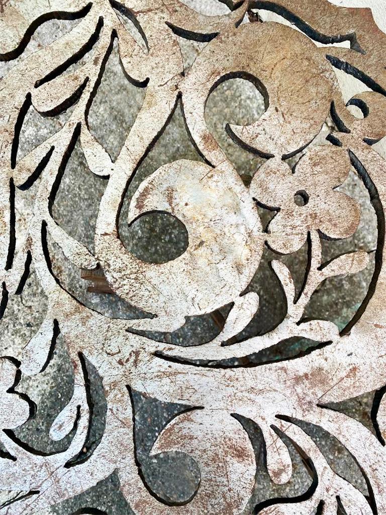 Mesa central de acero corten ornamentado Acero en venta