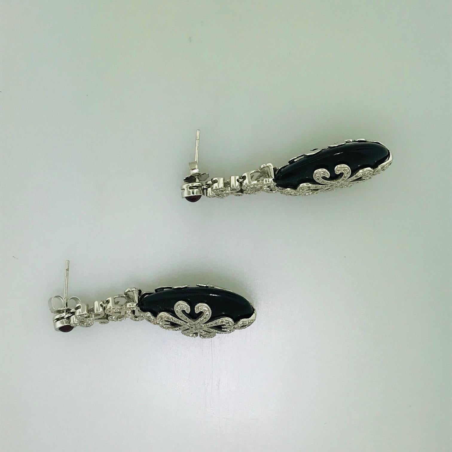 Ornate Diamond, Black Onyx and Garnet Drop Earrings in White Gold In Excellent Condition In Austin, TX