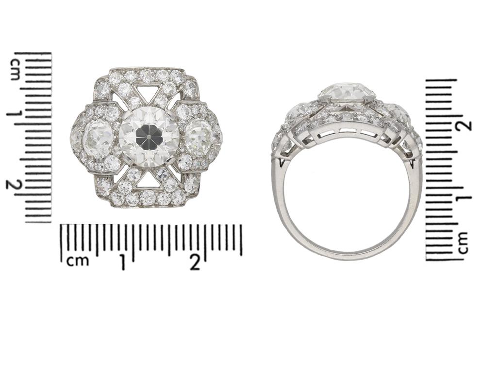 Ornate Diamond Cluster Ring, circa 1920 In Good Condition For Sale In London, GB