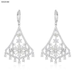 Verschnörkelte Eleganz 18K Weißgold Diamanttropfen-Ohrringe