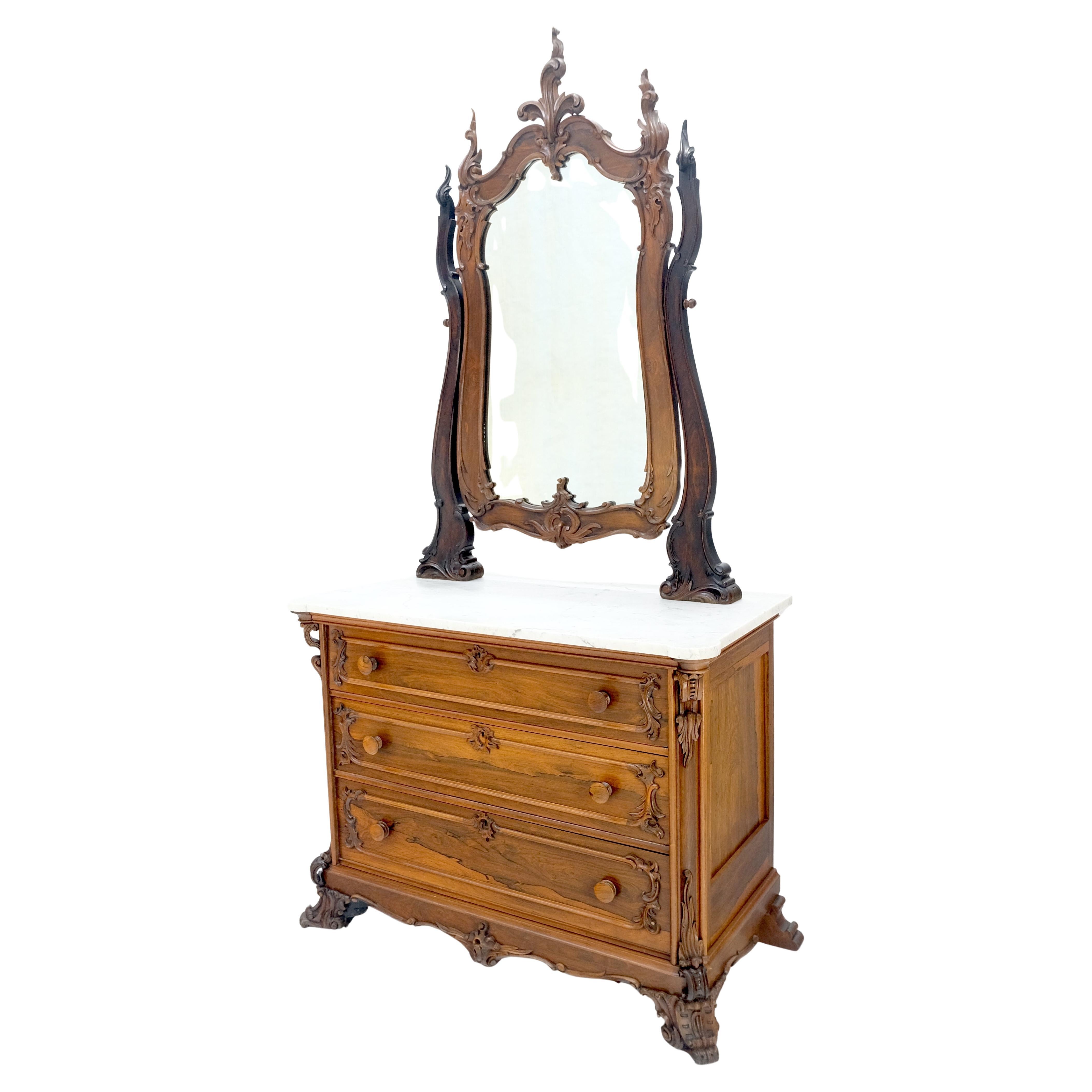 Commode ornée d'un plateau en marbre de bois de rose ancien sculpté avec miroir incliné