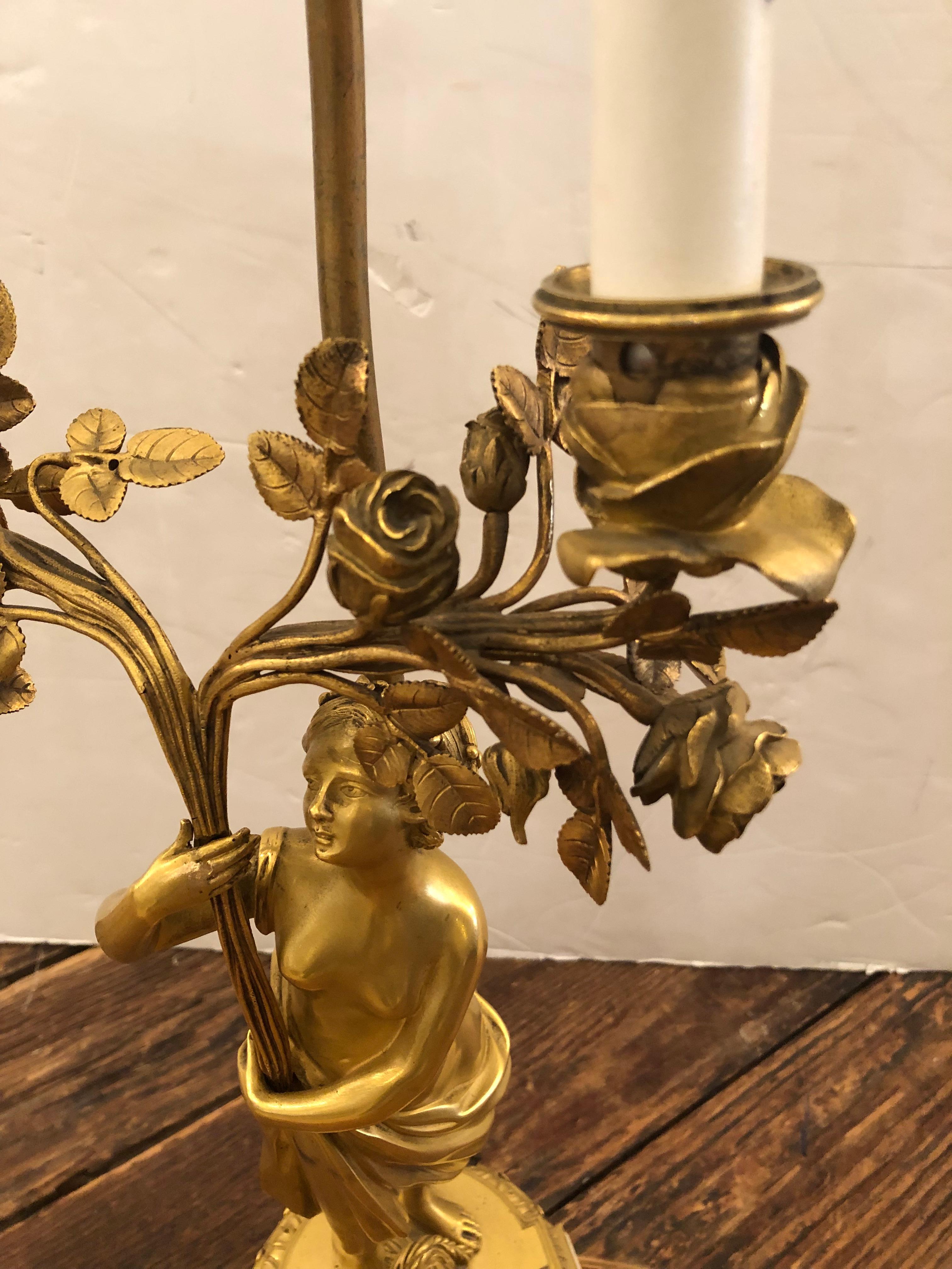 Lampe de table empire française ornée en bronze doré et marbre en vente 13