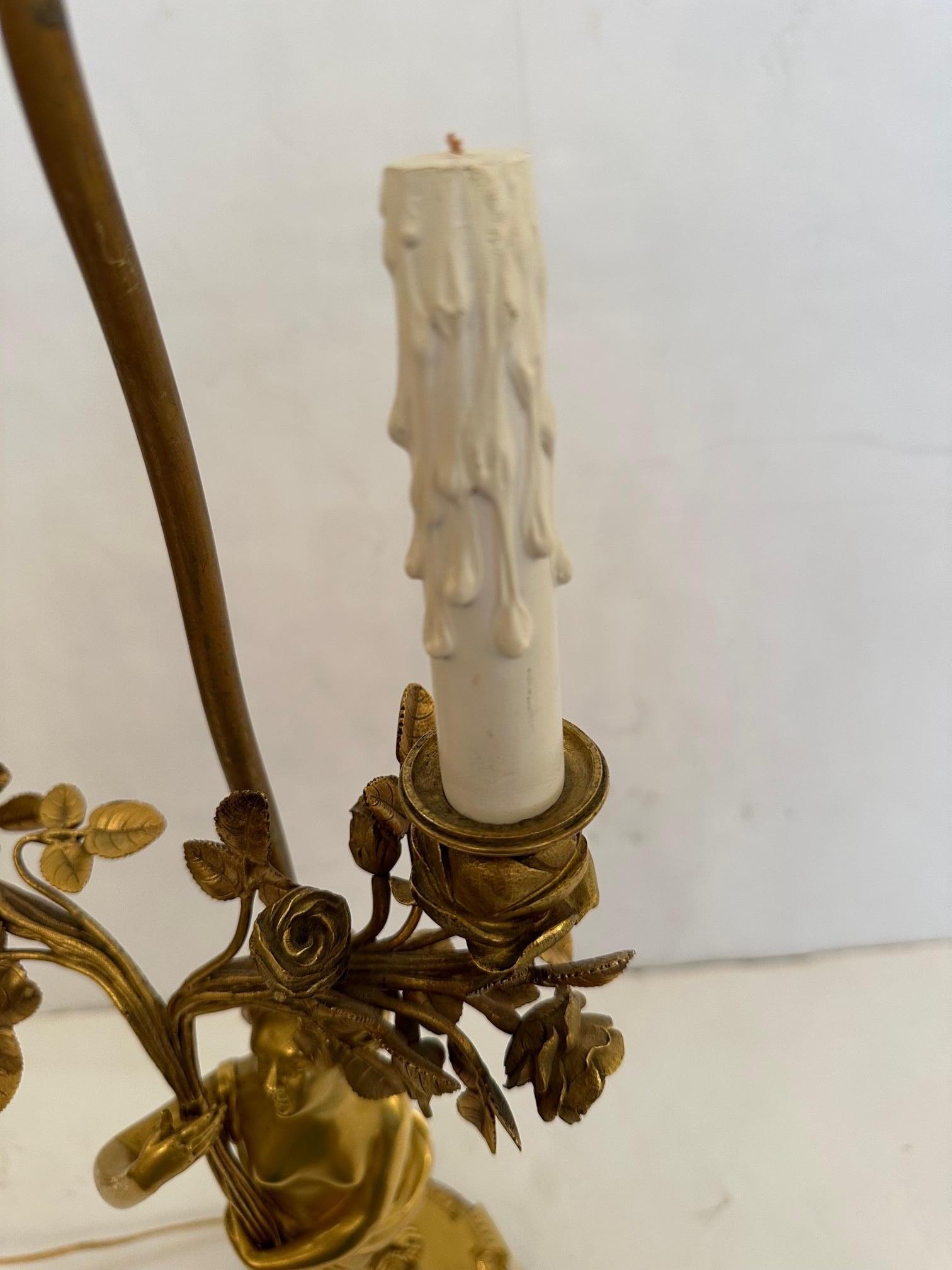 Lampe de table empire française ornée en bronze doré et marbre en vente 1