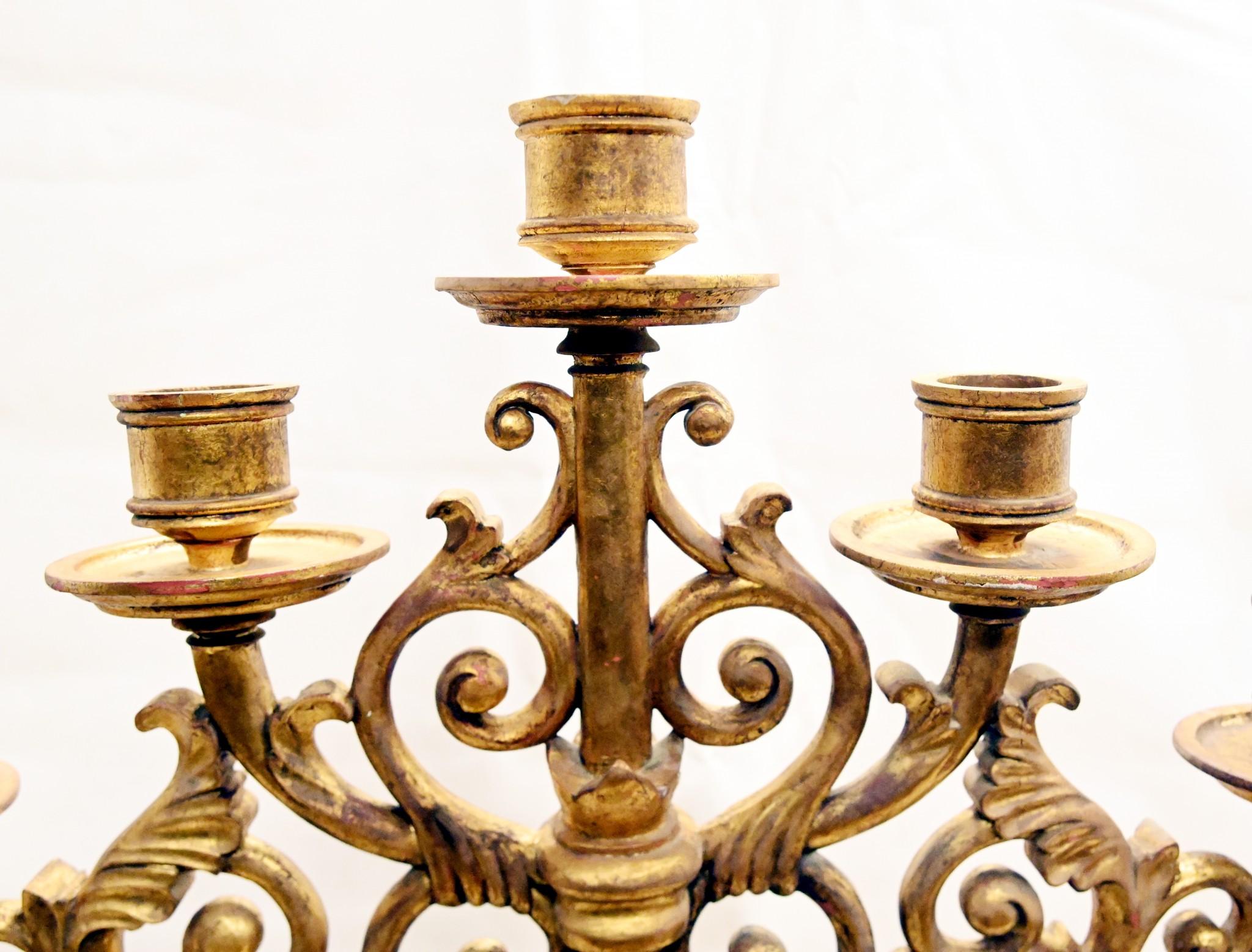 Inizio XX secolo Candele da pavimento con candelabro francese dorato ornato in vendita