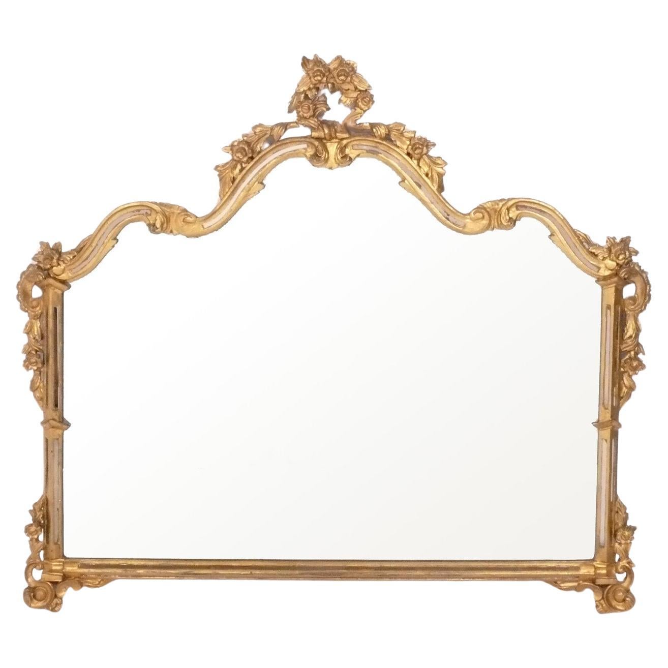 Miroir doré orné 36.5 "H x 40.5 "W Circa 1940s