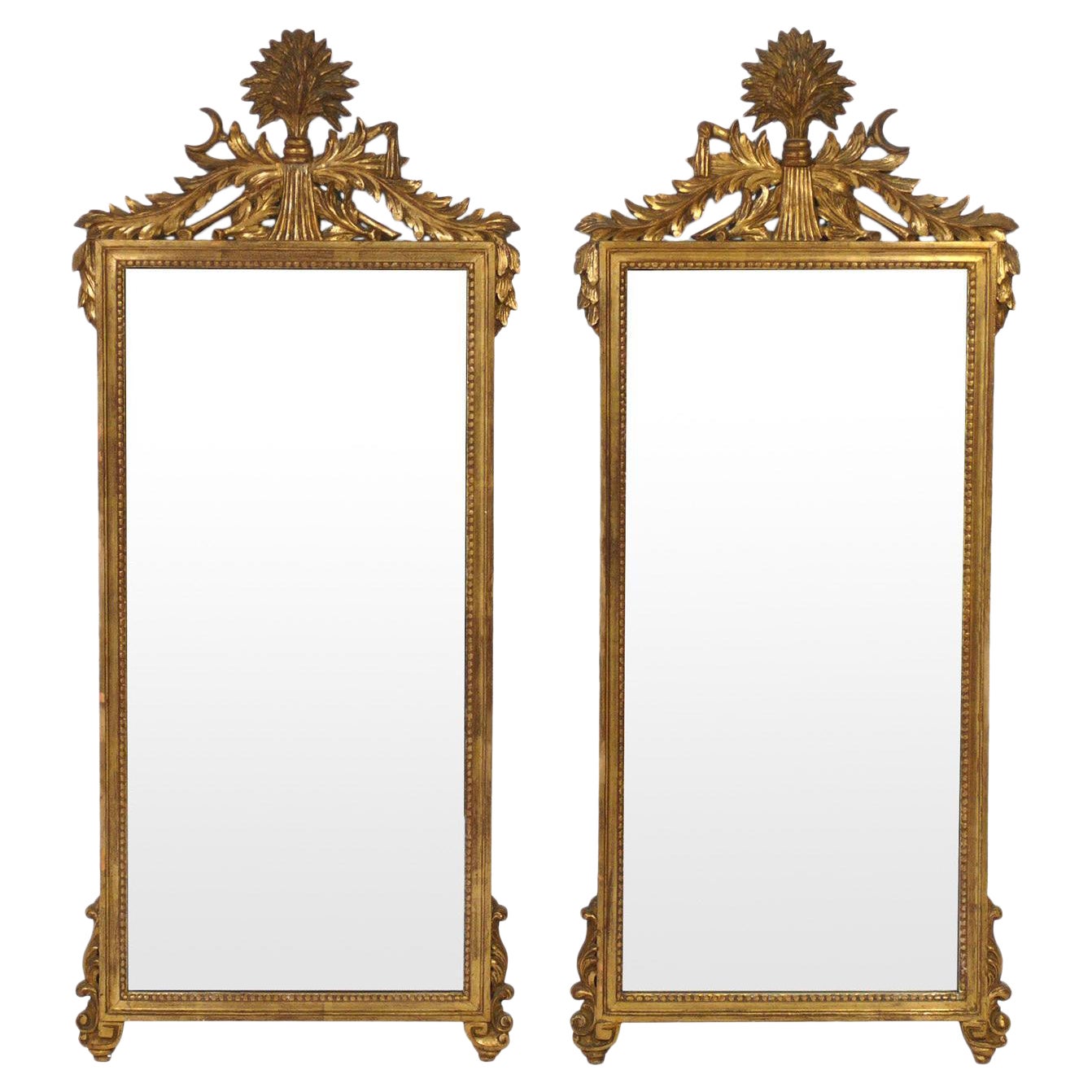 Specchi dorati ornati del Carlyle Hotel NYC 48 "H. x 20.5 "L Coppia disponibile