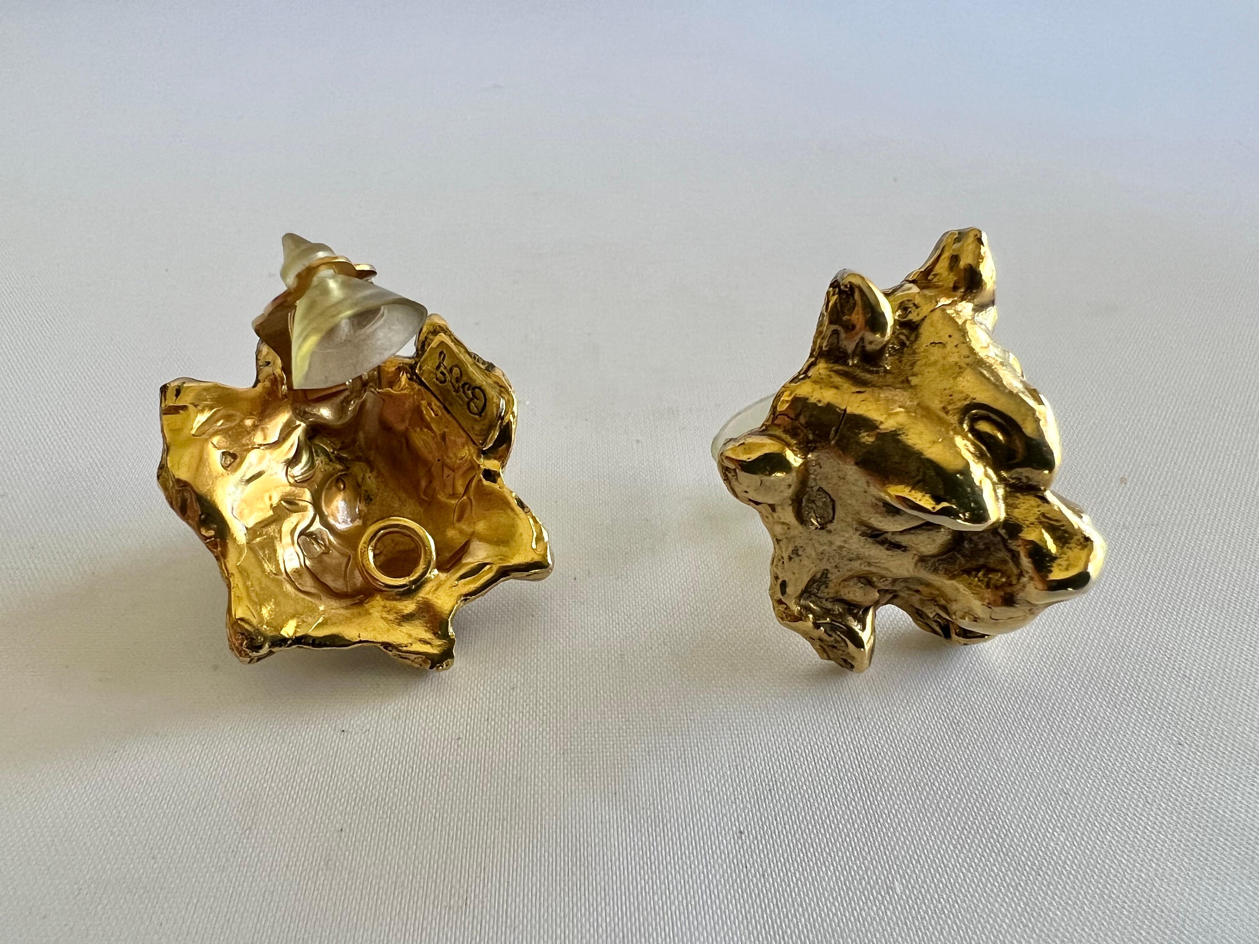 Ornate Gilt Tiger Clip-On Earrings  In Excellent Condition For Sale In Palm Springs, CA