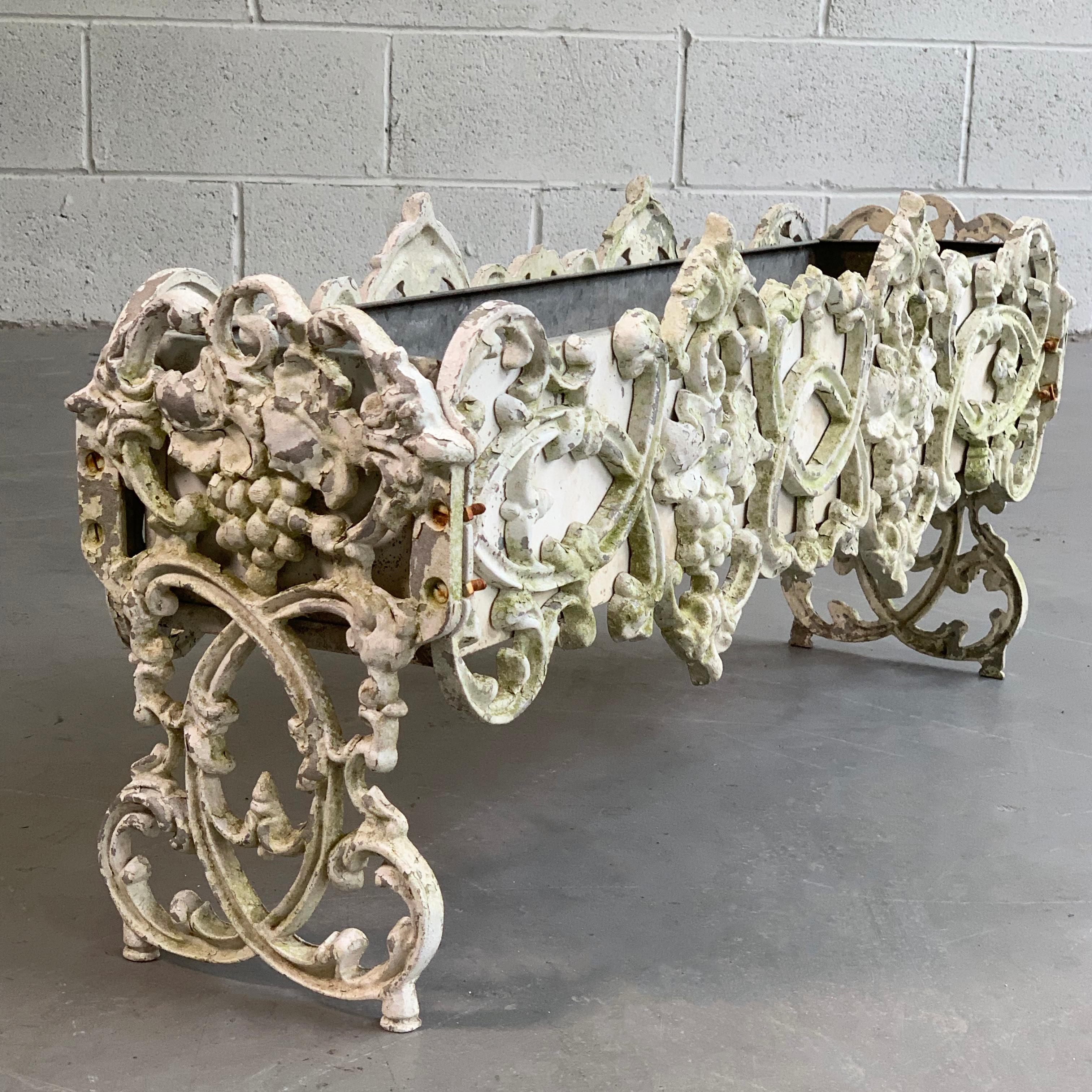 Ornate Hollywood Regency Cast Aluminum and Zinc Outdoor Garden Planter In Good Condition In Brooklyn, NY