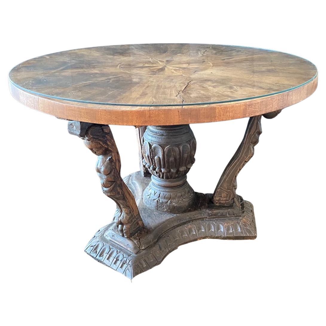 Table ronde baroque italienne sculptée de la Renaissance en vente