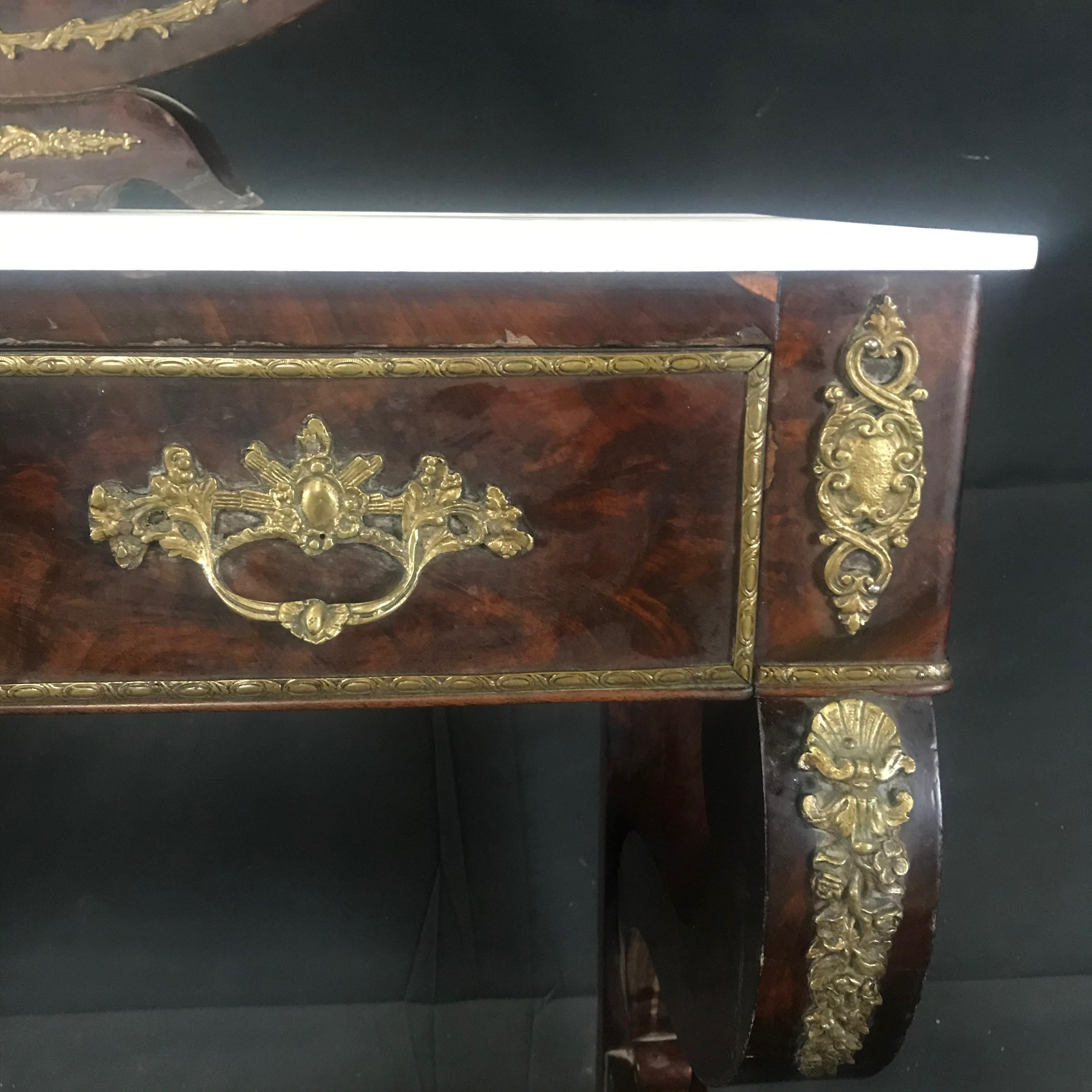Coiffeuse Empire en acajou Charles X ornée et richement décorée 2