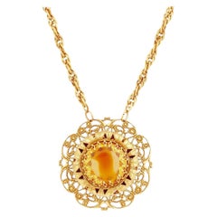 Collier médaillon en cristal Rivoli orné, années 1960