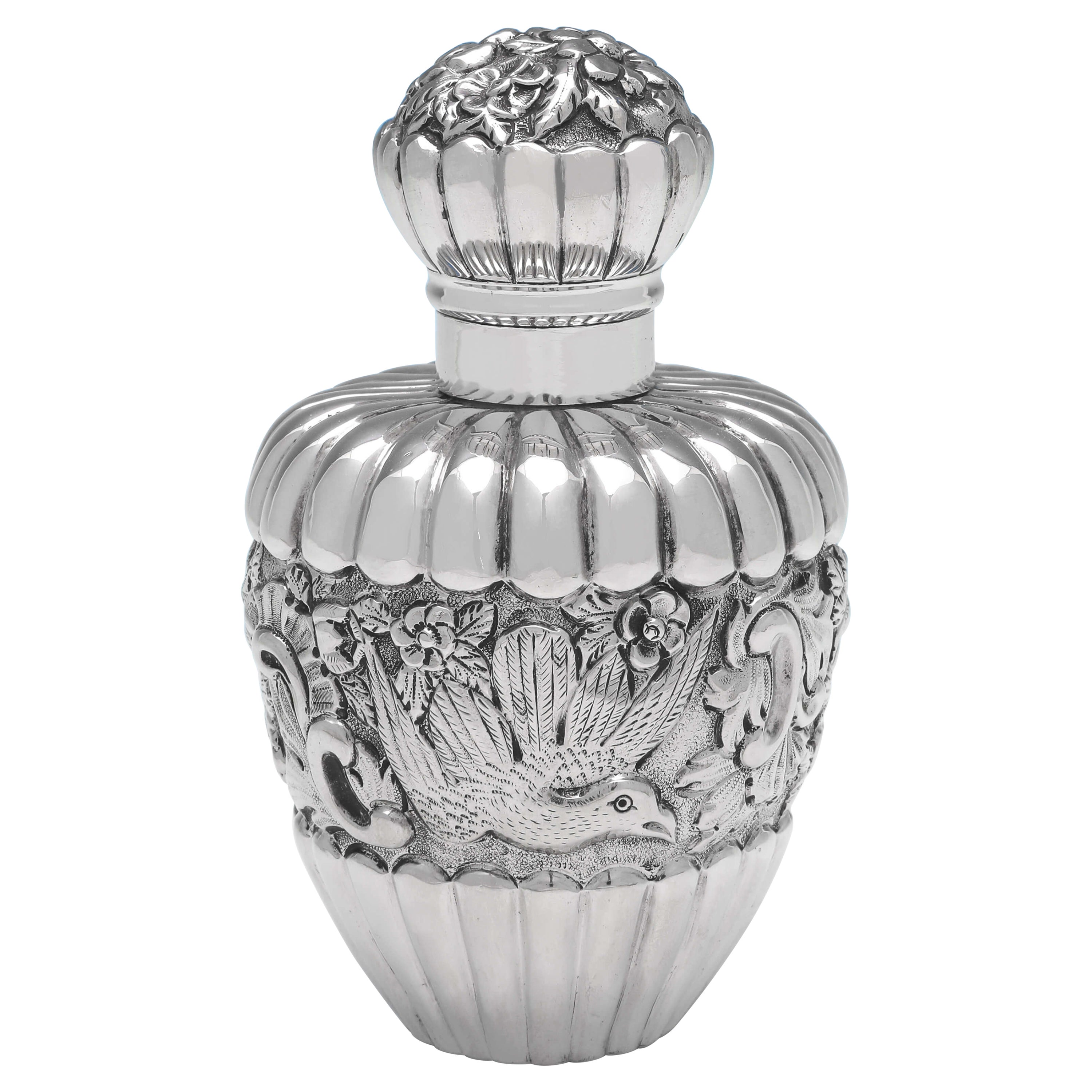 Bottiglia ornata scozzese vittoriana in argento sterling, Edimburgo, 1888 in vendita