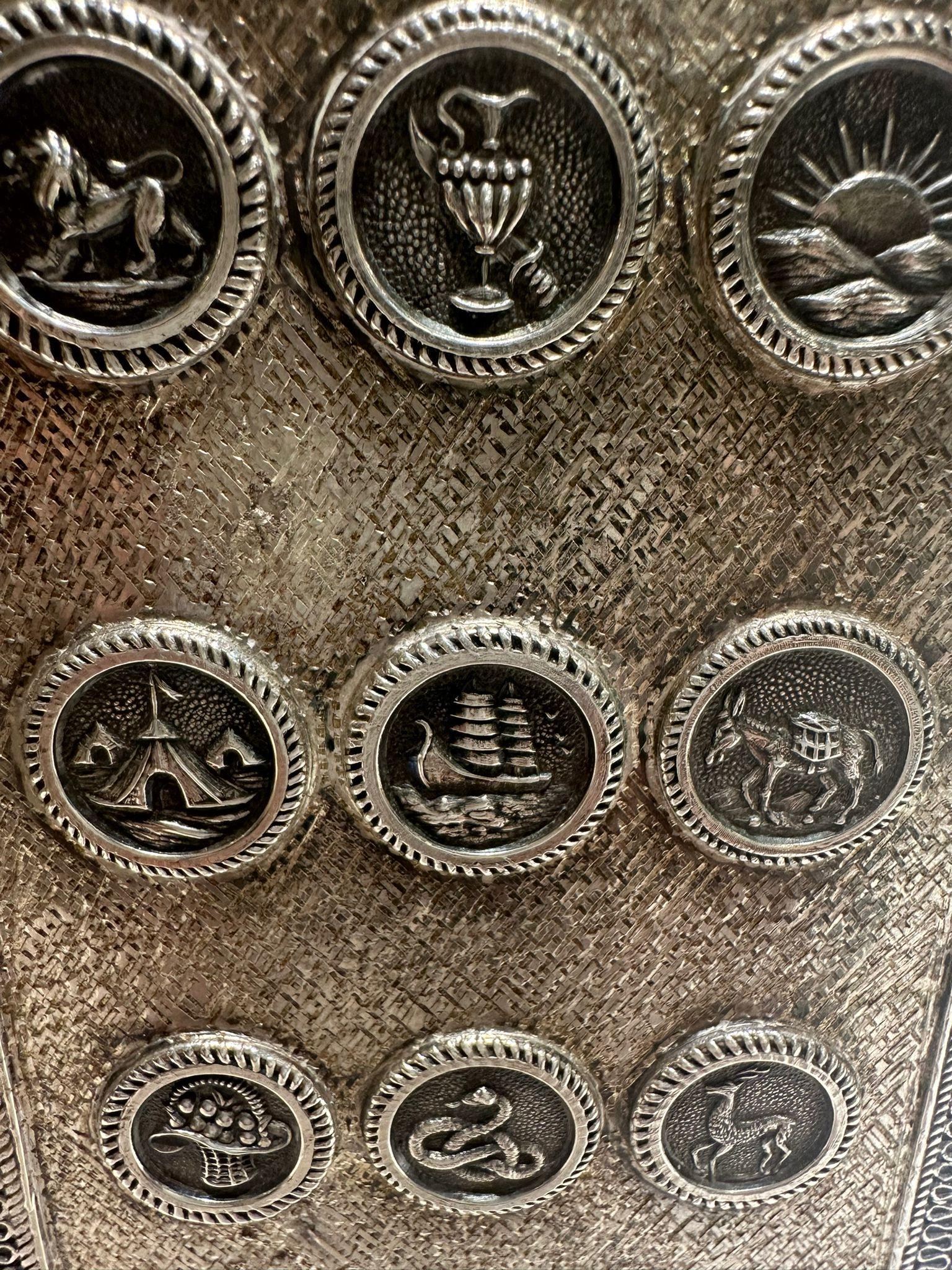 Argent Machzor orné en argent d'I.M. Israel avec incrustation de filigrane et de pierres précieuses en vente