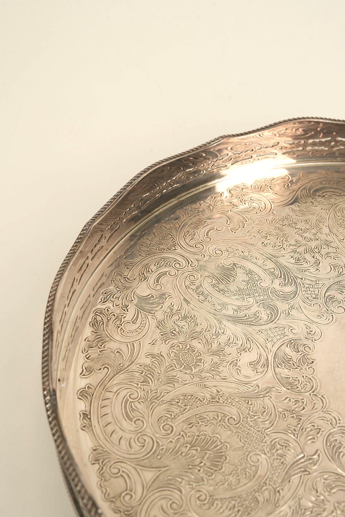 Ornate Silver-Plated Engraved Serving Tray In Good Condition For Sale In Worcester Park, GB