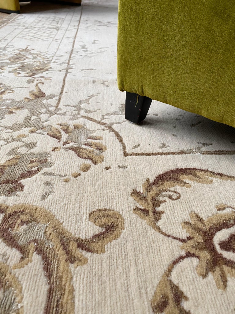 Modern classic beige rug Floral pattern - Ornate Stucco Antique White ...