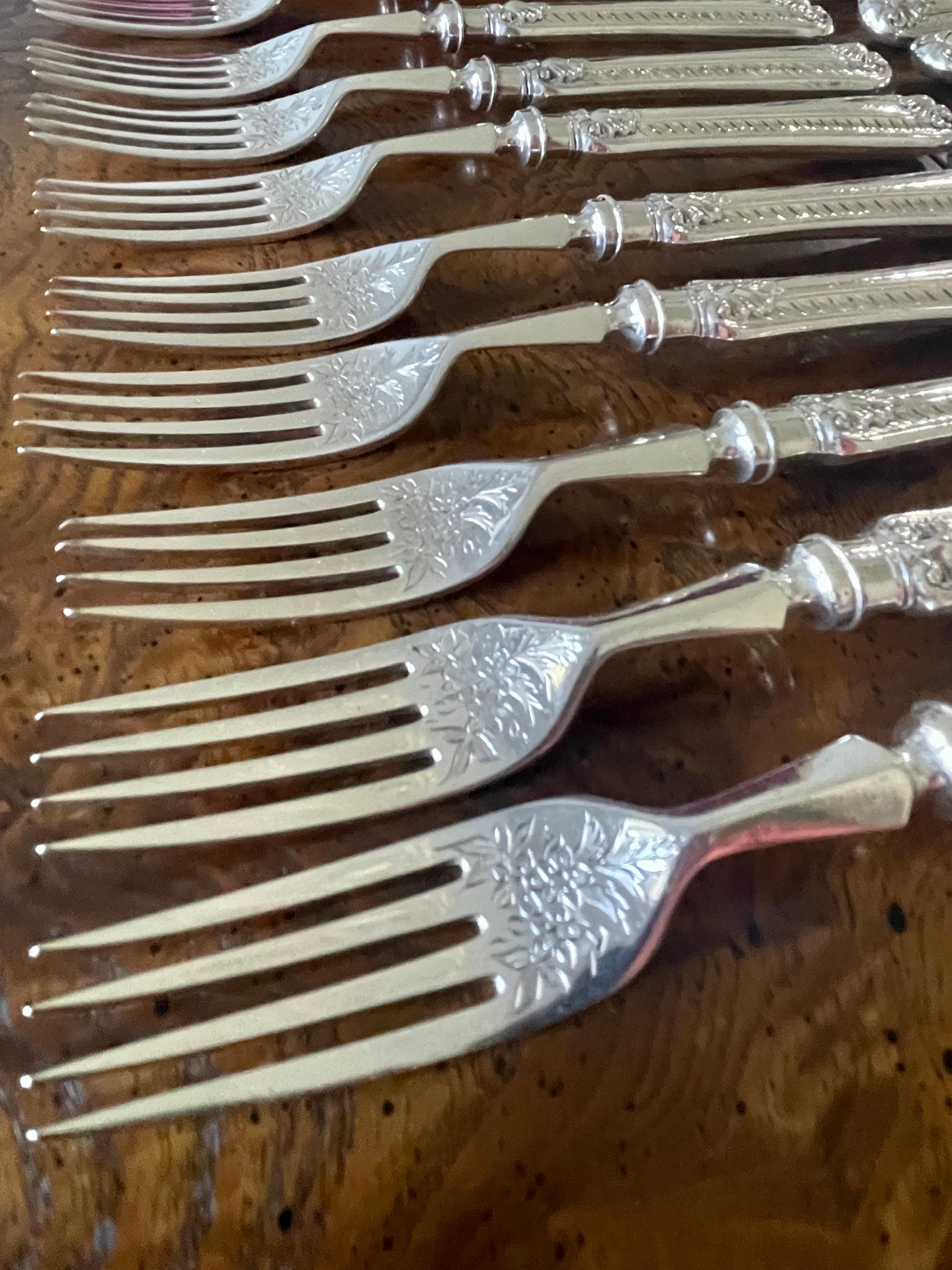 Ornate Victorian Silver Plated Flatware- 18 Place Setting  For Sale 5