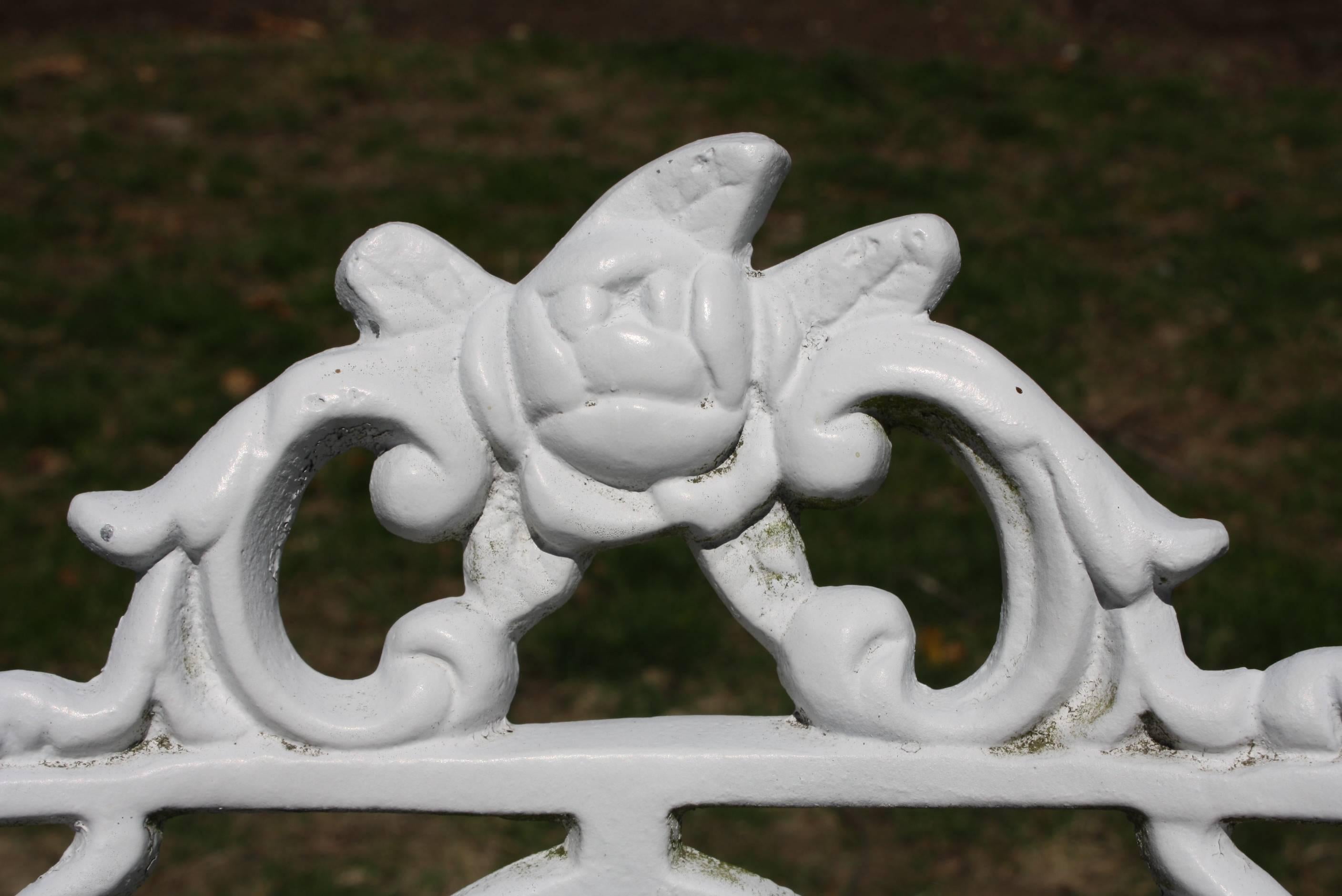 Ensemble de salle à manger de jardin de style victorien orné en aluminium moulé 2