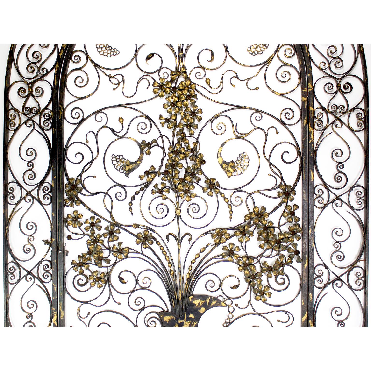 Art Déco Ornate Wrought Iron & Parcel-Gilt Figural Entry Gate in Manner of Edgar Brandt in vendita