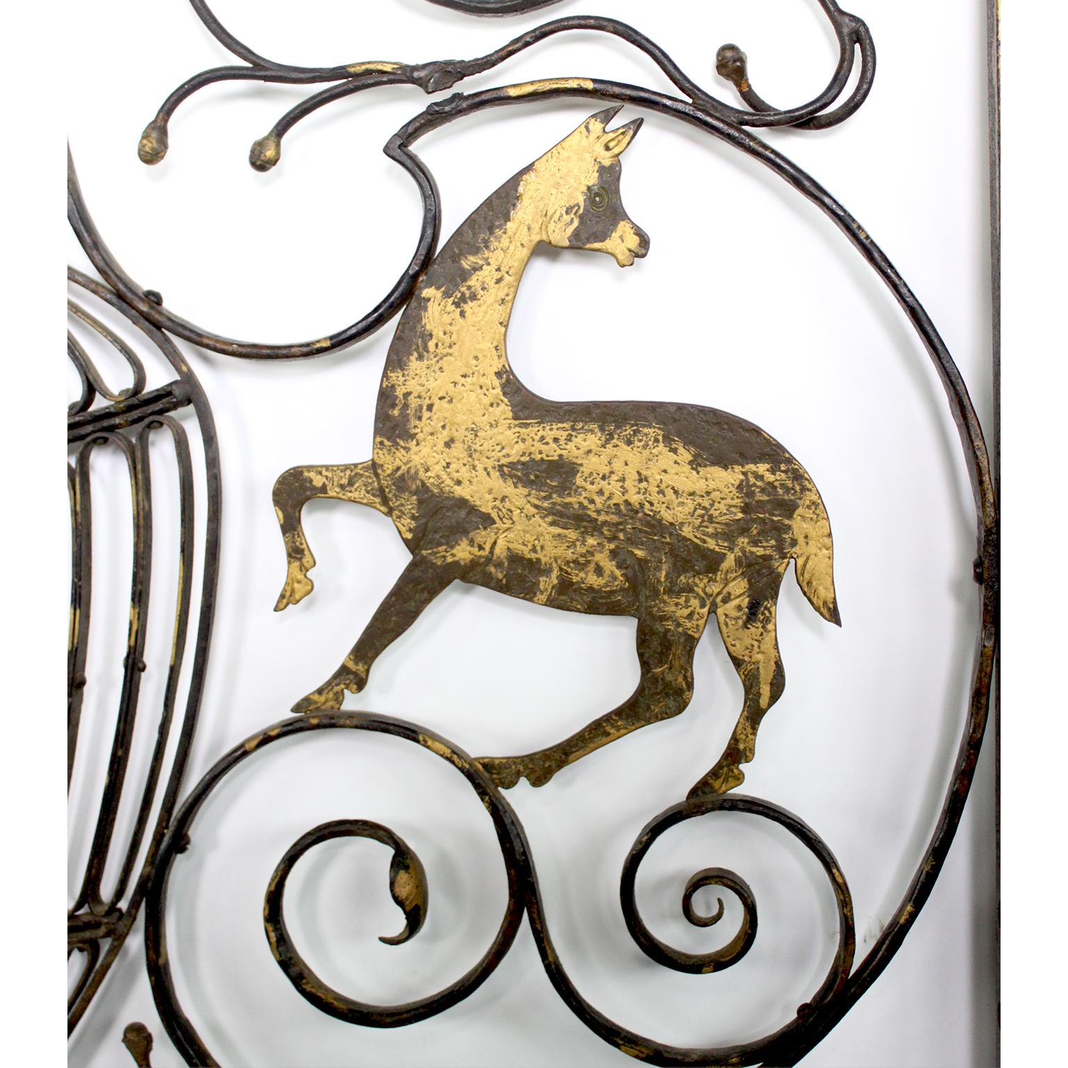 Ferro battuto Ornate Wrought Iron & Parcel-Gilt Figural Entry Gate in Manner of Edgar Brandt in vendita