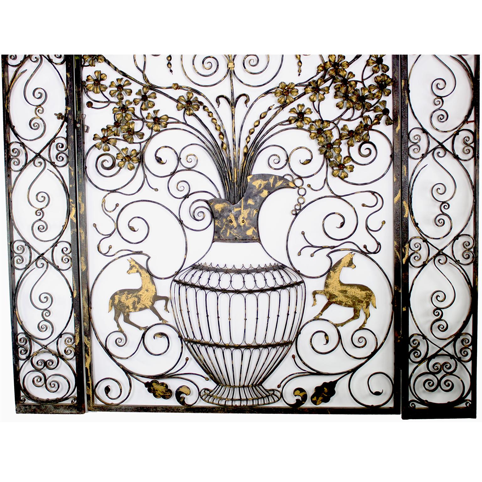 Ornate Wrought Iron & Parcel-Gilt Figural Entry Gate in Manner of Edgar Brandt in vendita 1