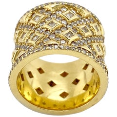 Ornate Yellow Gold White Diamond Ring Ornate Yellow Gold White Diamond Ring
