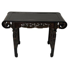 Table centrale chinoise ancienne sculptée