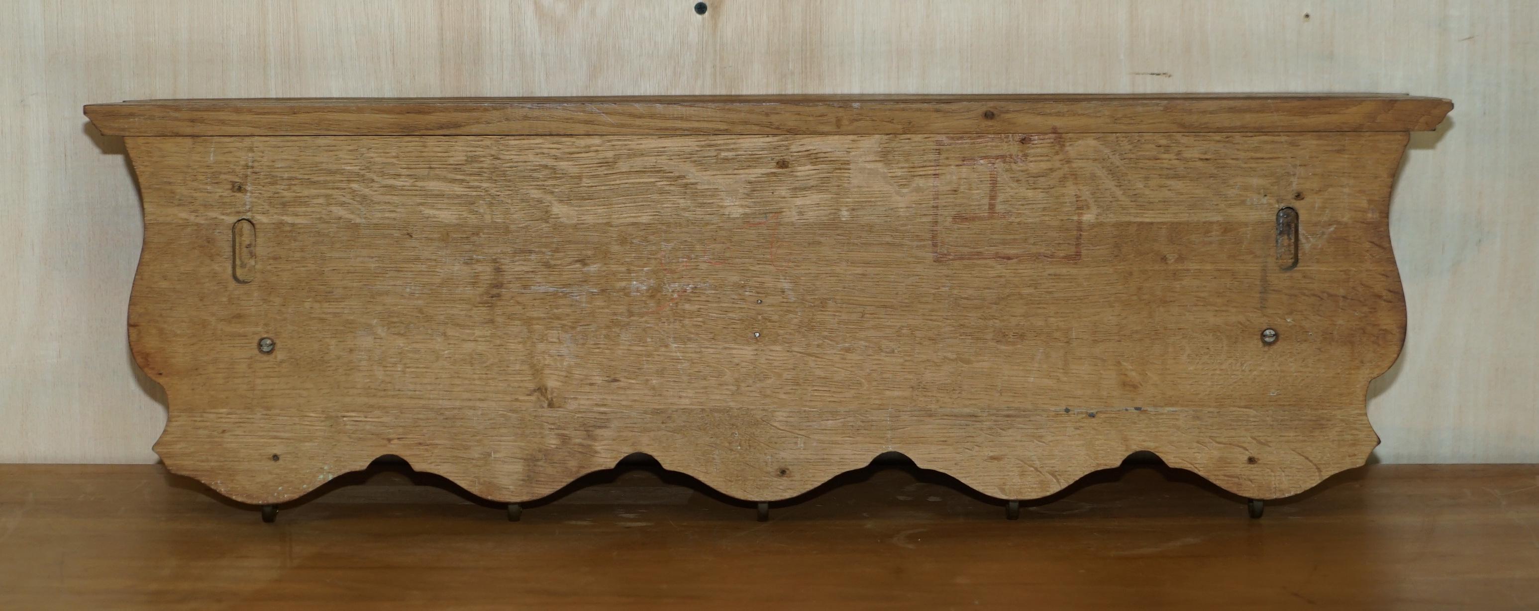 Dekoriert geschnitzter Cherub Dutch Oak Mantel Hut Schal Wandständer Aufbewahrungsbehälter Royal Hooks im Angebot 2