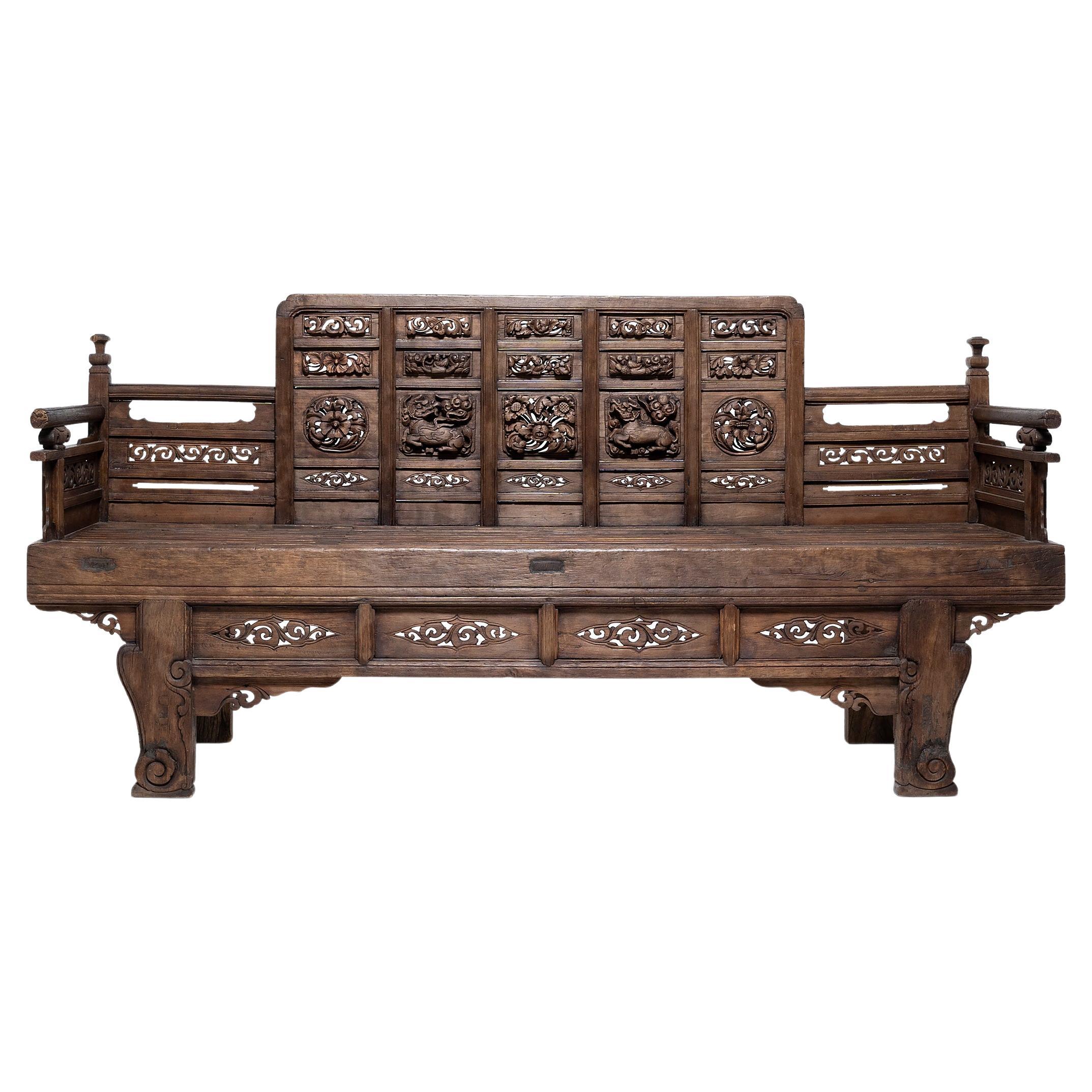 Aufwändig geschnitztes chinesisches Luohan-Bett, um 1550