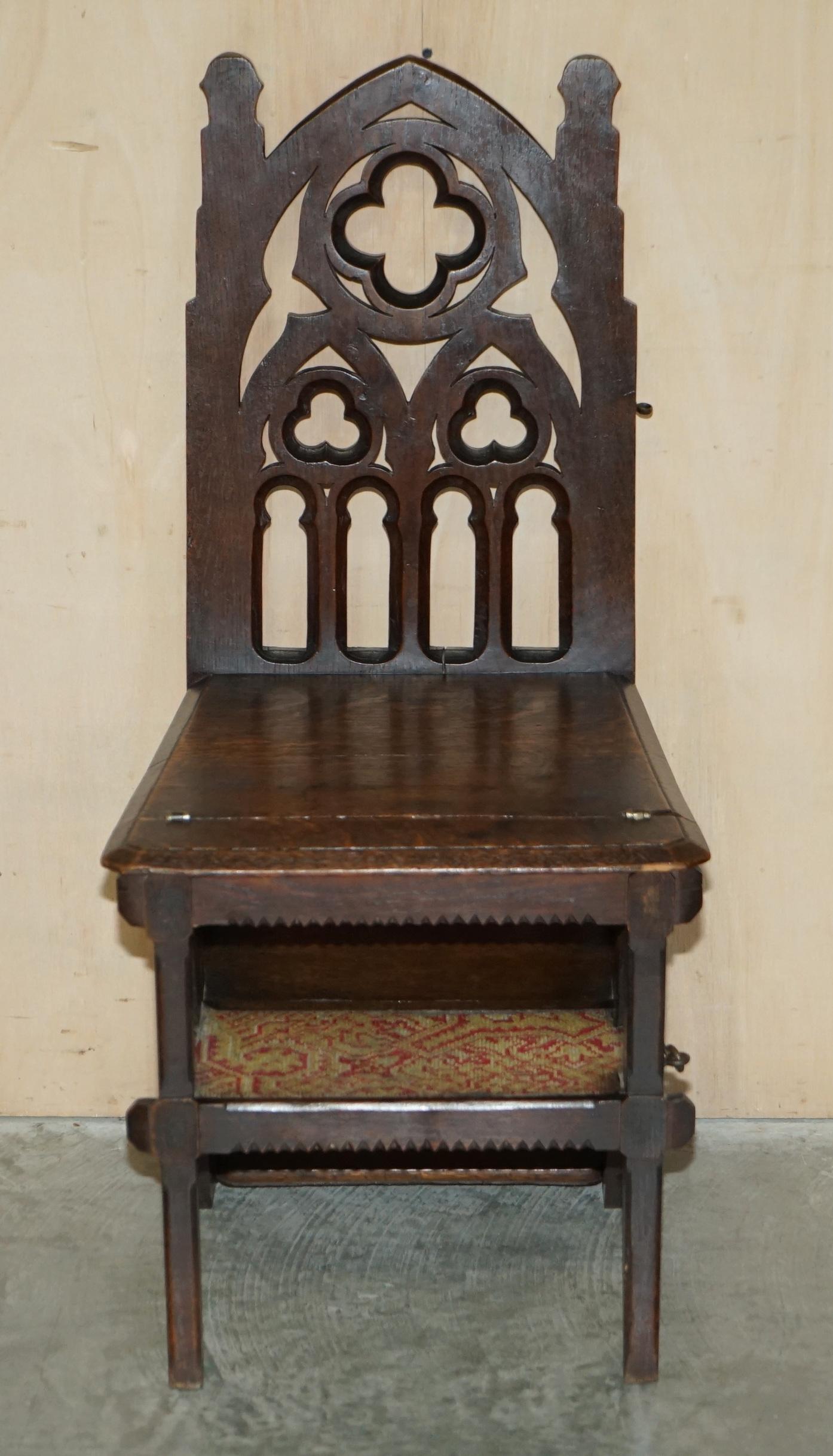 Début de l'époque victorienne Steps de chaise métamorphiques en chêne anglais sculptées de façon ornementale, marches de bibliothèque en vente