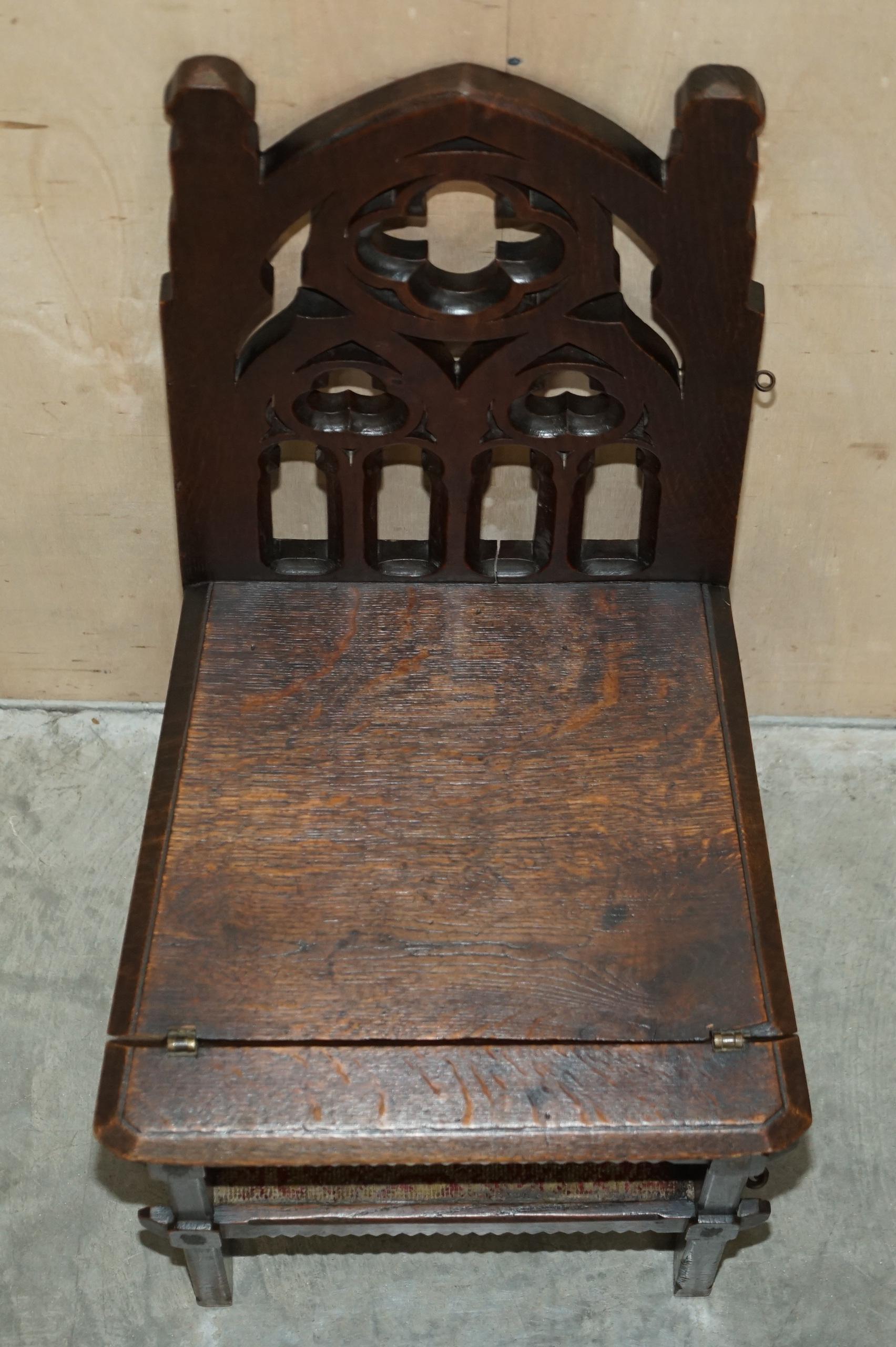Steps de chaise métamorphiques en chêne anglais sculptées de façon ornementale, marches de bibliothèque en vente 1