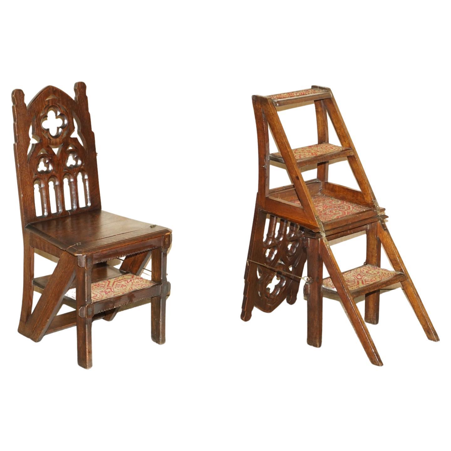 Steps de chaise métamorphiques en chêne anglais sculptées de façon ornementale, marches de bibliothèque en vente