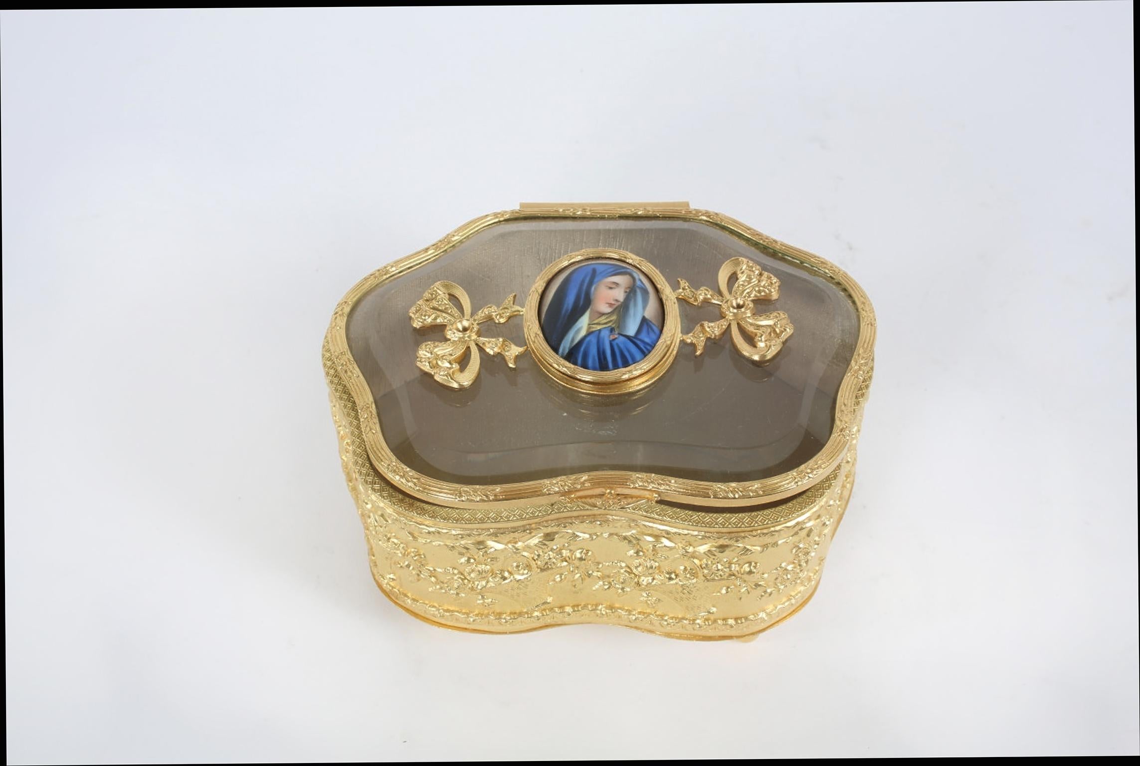 Ornately Gilt Gold Decorative Footed Vanity Box 2