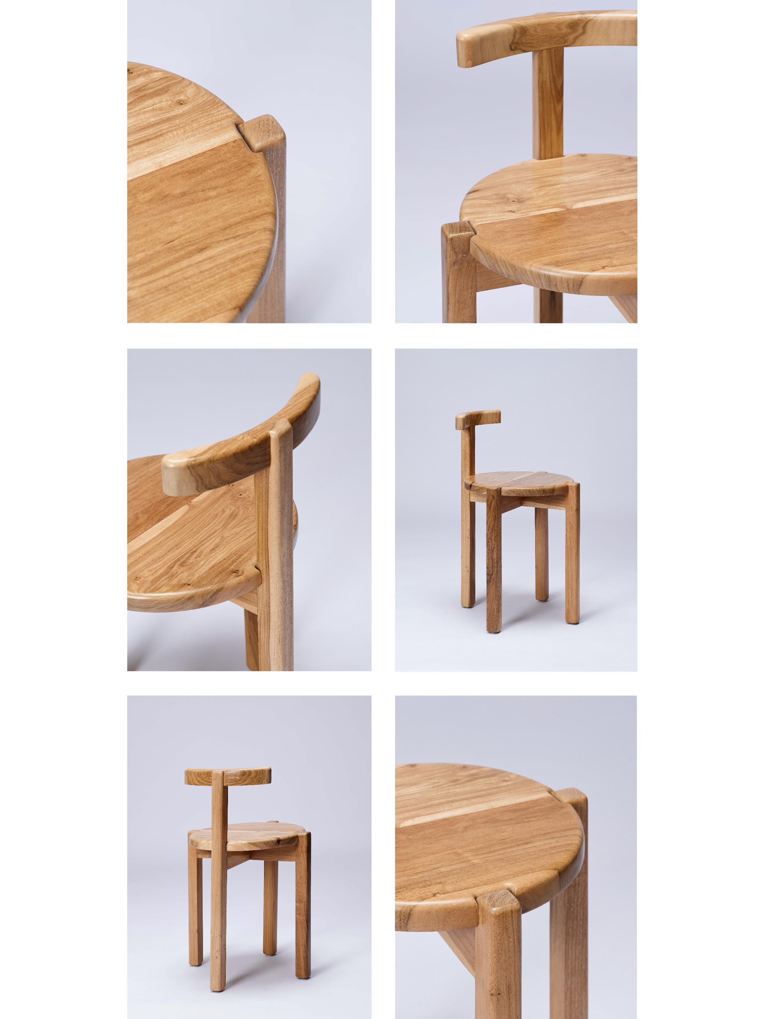 ORNO Zeitgenössischer Stuhl aus massivem Hartholz von Ries im Angebot 1