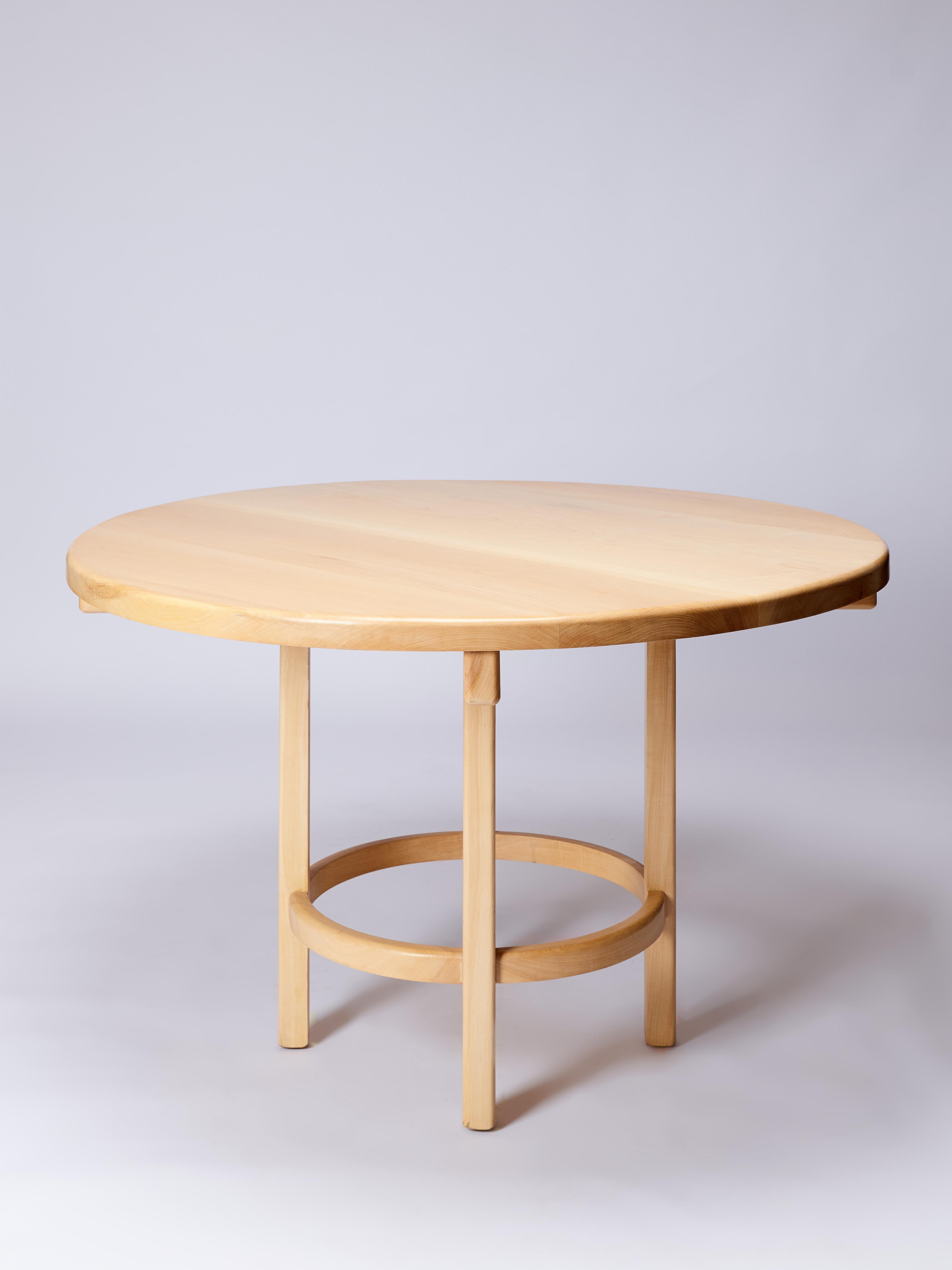 ORNO Contemporary Round Dining Table in Solid Hardwood by Ries For Sale 2