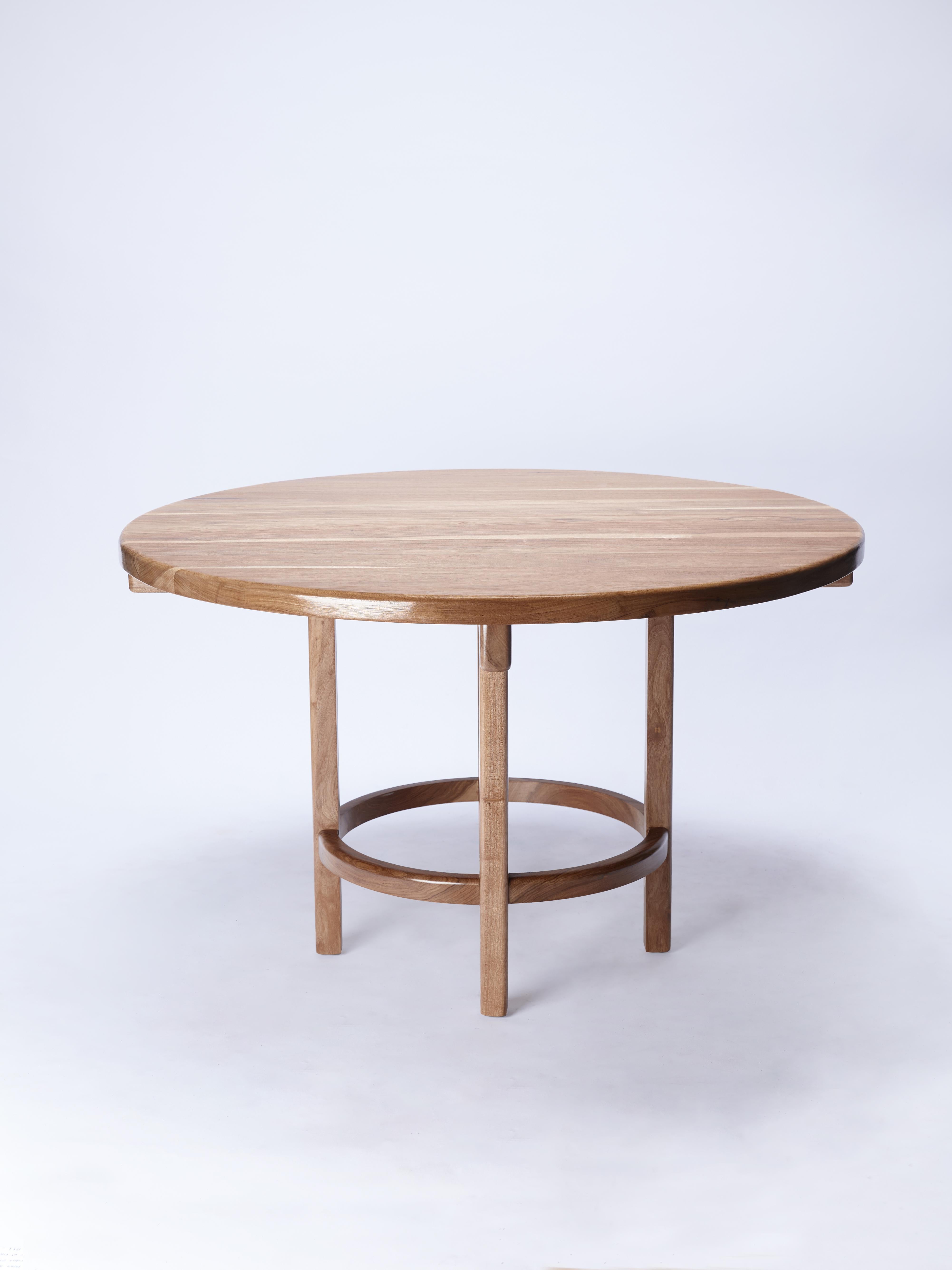 ORNO Contemporary Round Dining Table in Solid Hardwood by Ries For Sale 7