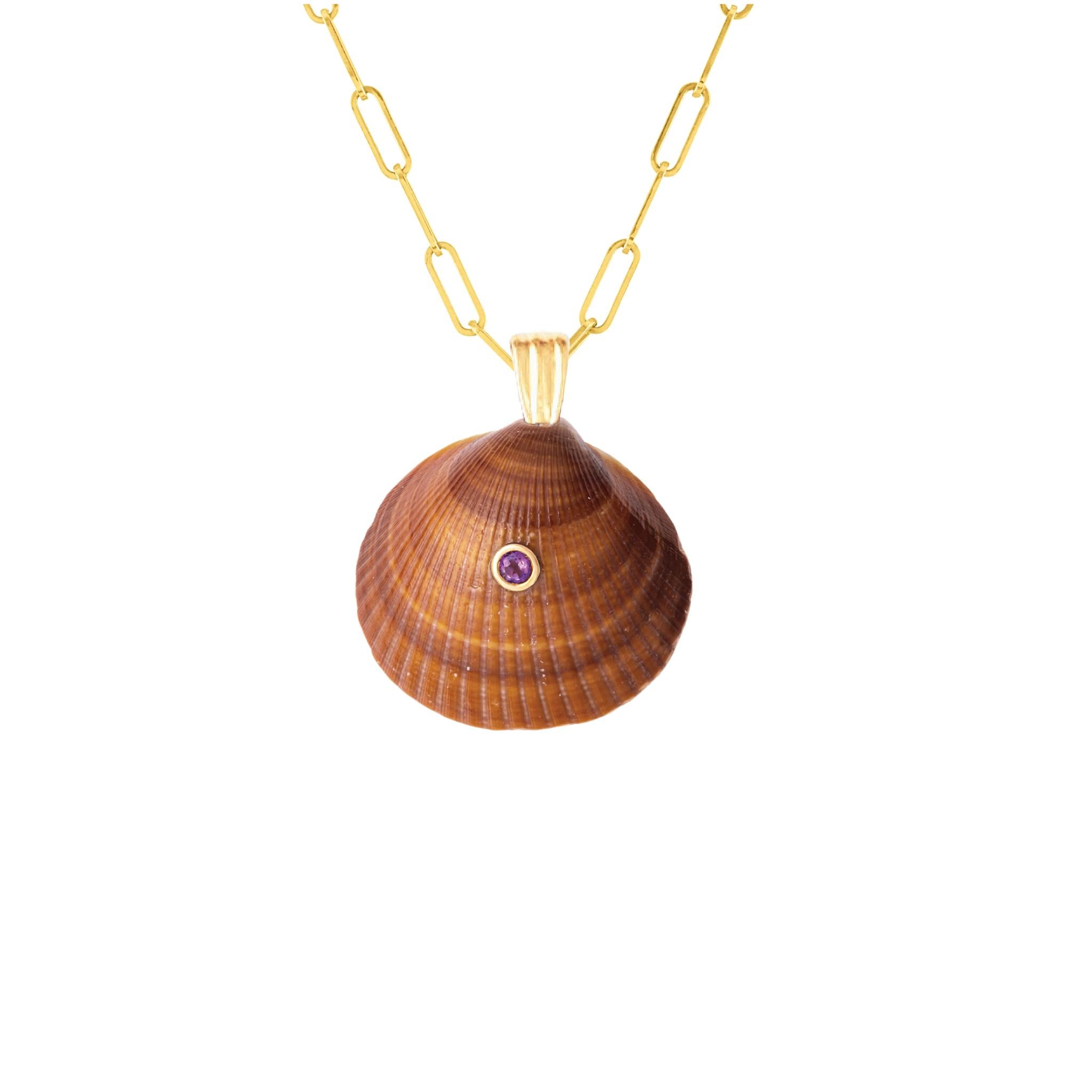 Moderno Ciondolo conchiglia naturale Oro con oro 14k e gemma naturale ametista in vendita