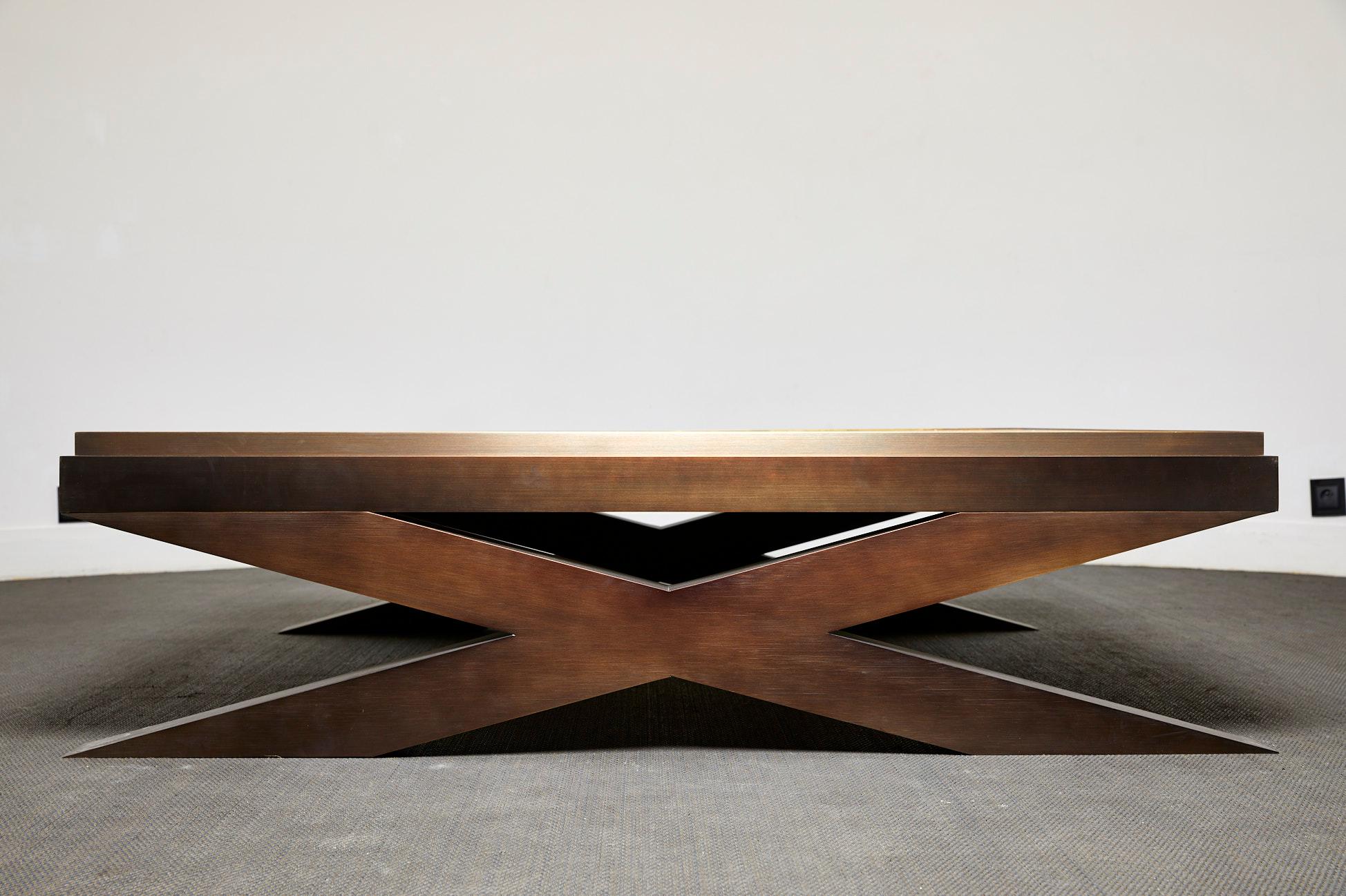 In der Gallery-Kollektion werden exklusive Designs von Reda Amalou präsentiert.
Die Stücke werden von einigen der besten Kunsthandwerker der Welt gefertigt und in kleinen Serien herausgegeben.
Jedes Stück ist signiert und nummeriert.

Der