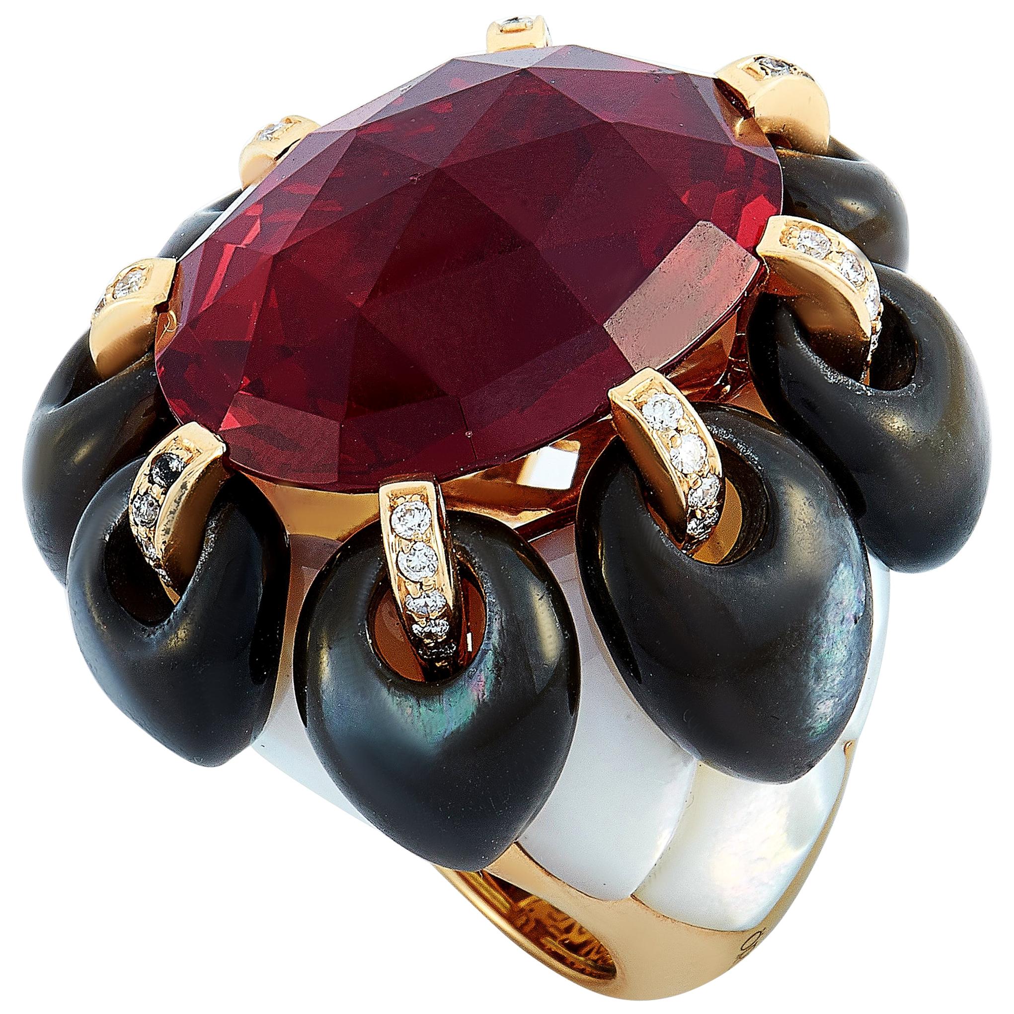 Oro Trend 18 Karat Rose Gold 0.44 Carat Diamond, Garnet and Mother of Pearl Ring