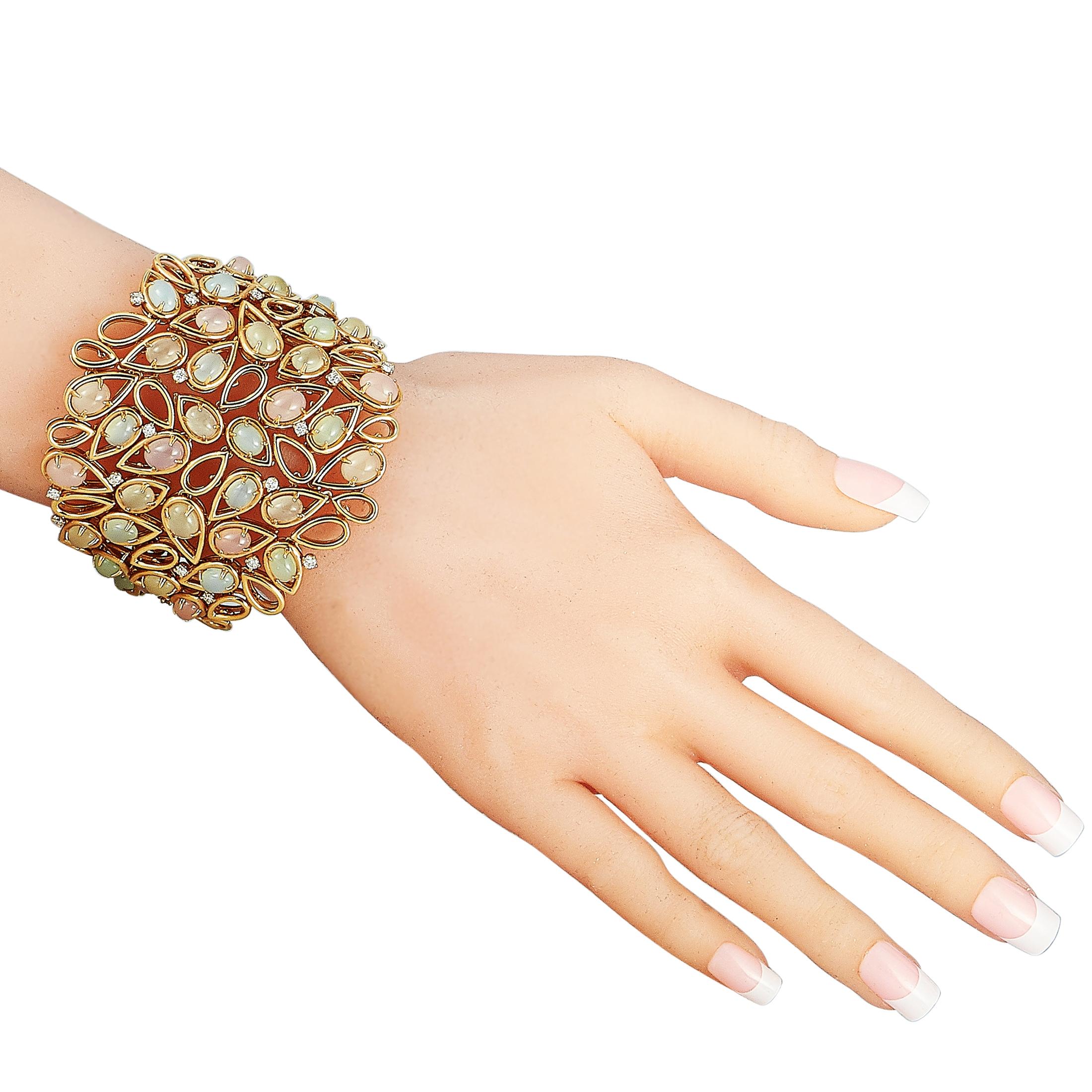 This Oro Trend bracelet is crafted from 18K rose gold and embellished with moonstones and a total of 1.51 carats of diamonds. The bracelet weighs 95.3 grams and measures 8” in length.
 
 Offered in brand new condition, this jewelry piece includes a