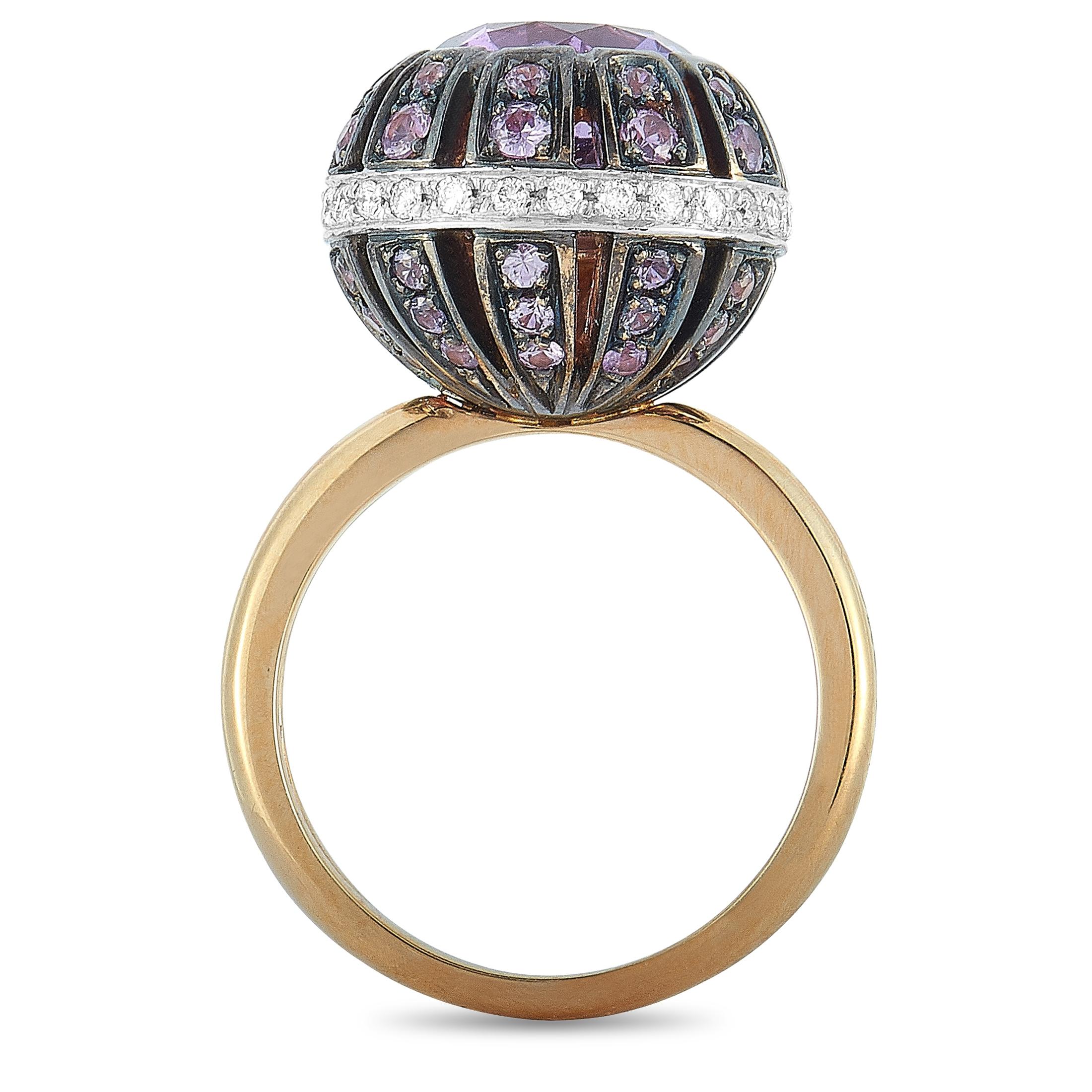 This Oro Trend ring is crafted from 18K rose gold and set with an amethyst, a total of 0.22 carats of diamonds, and 1.09 carats of purple sapphires. The ring weighs 11.6 grams and boasts band thickness of 4 mm and top height of 13 mm, while top