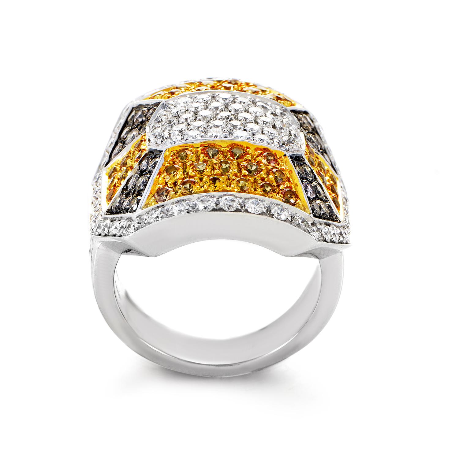 A magnificent arrangement of 2.01 carats of glittering diamonds and 1.62 carats of gorgeous yellow sapphires graces this amazing 18K white gold ring from Oro Trend with an exceptional aesthetic effect and irresistible allure.
