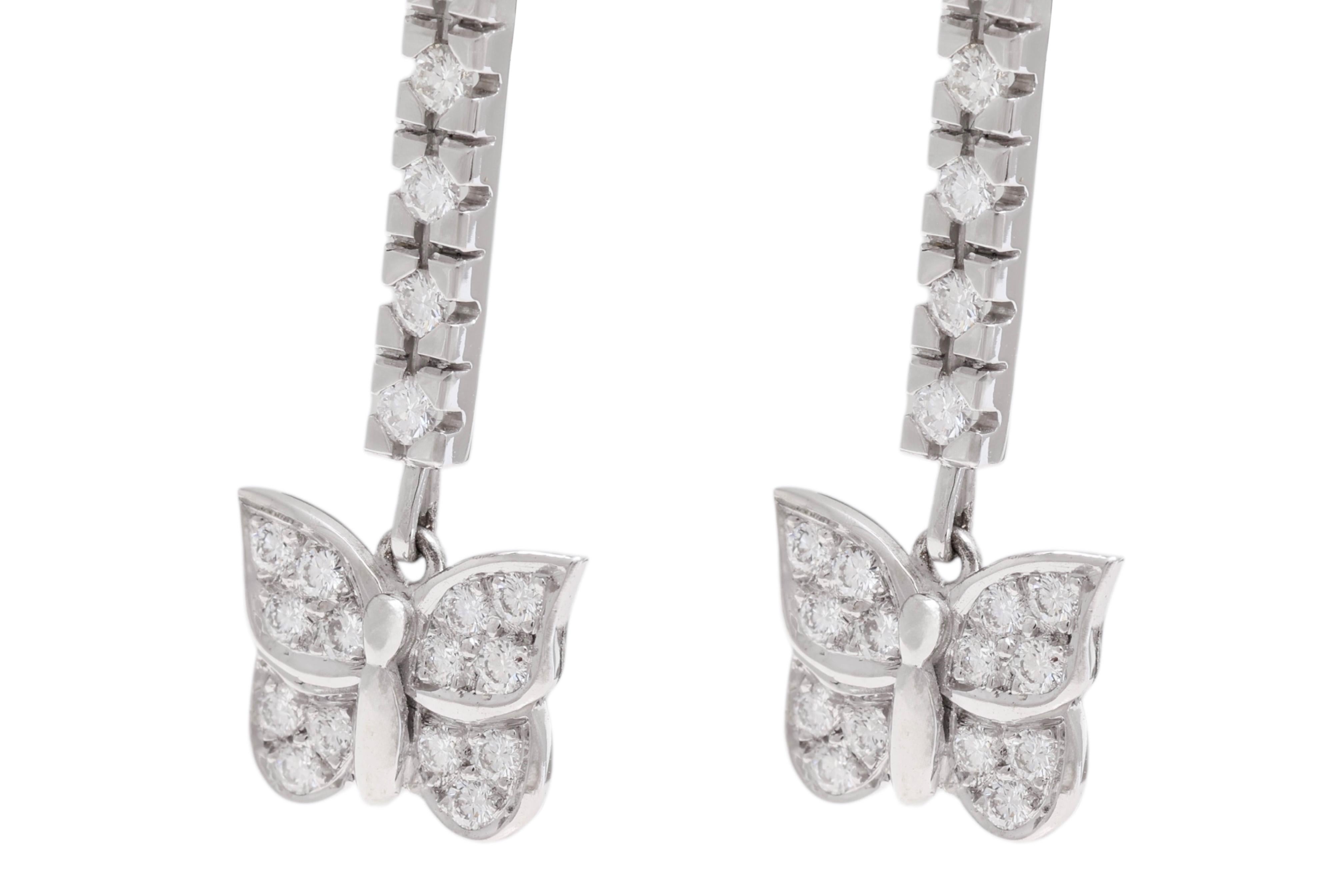 Brilliant Cut Orologio 18 Kt White Gold Pearl & Diamonds Pendant / Necklace For Sale