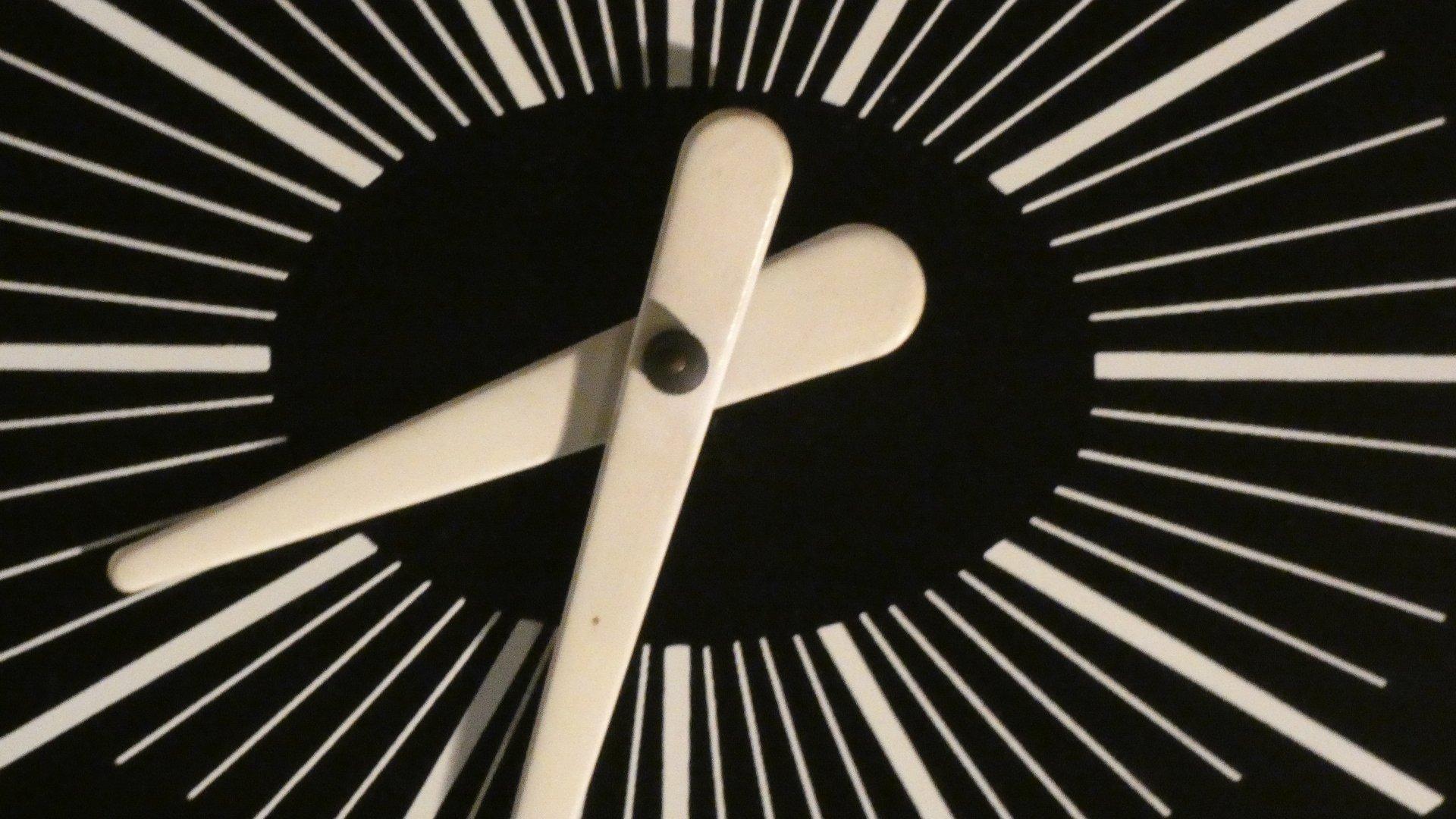 Steel Pendulum clock, Italy, 1970 For Sale