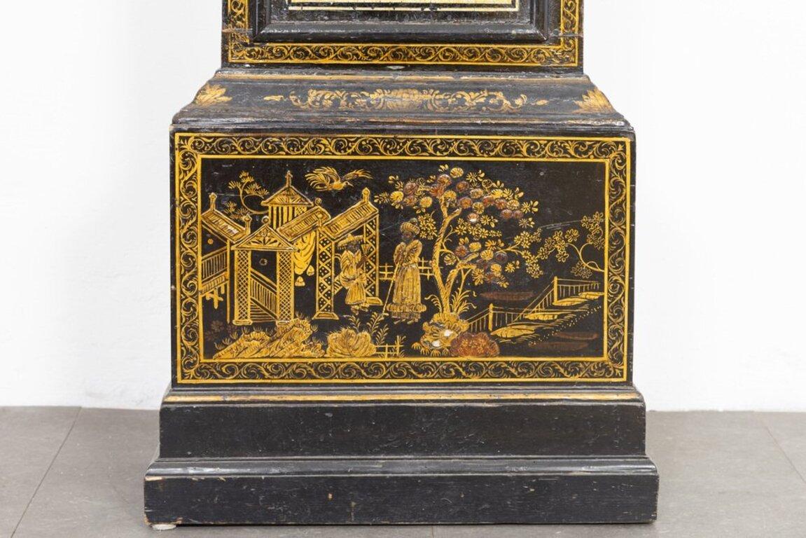Orologio a pendolo modello Morbier inglese XVII secolo laccato con chinoiserie in vendita 6