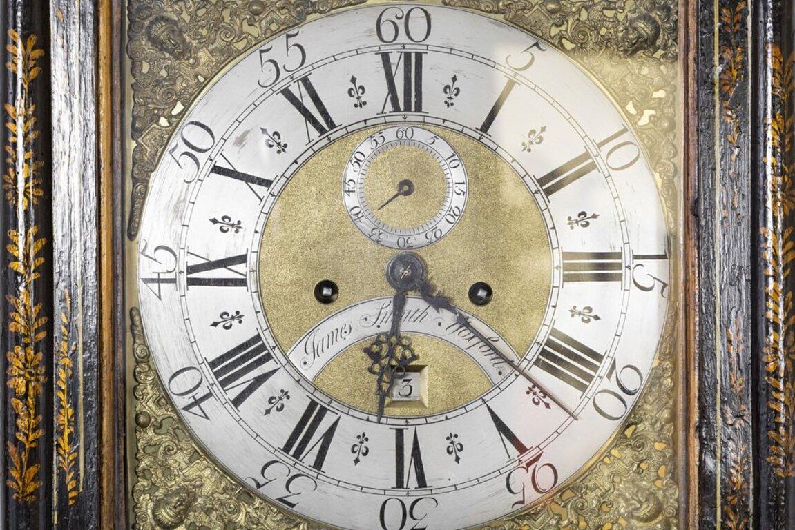 Orologio a pendolo modello Morbier inglese XVII secolo laccato con chinoiserie in vendita 9