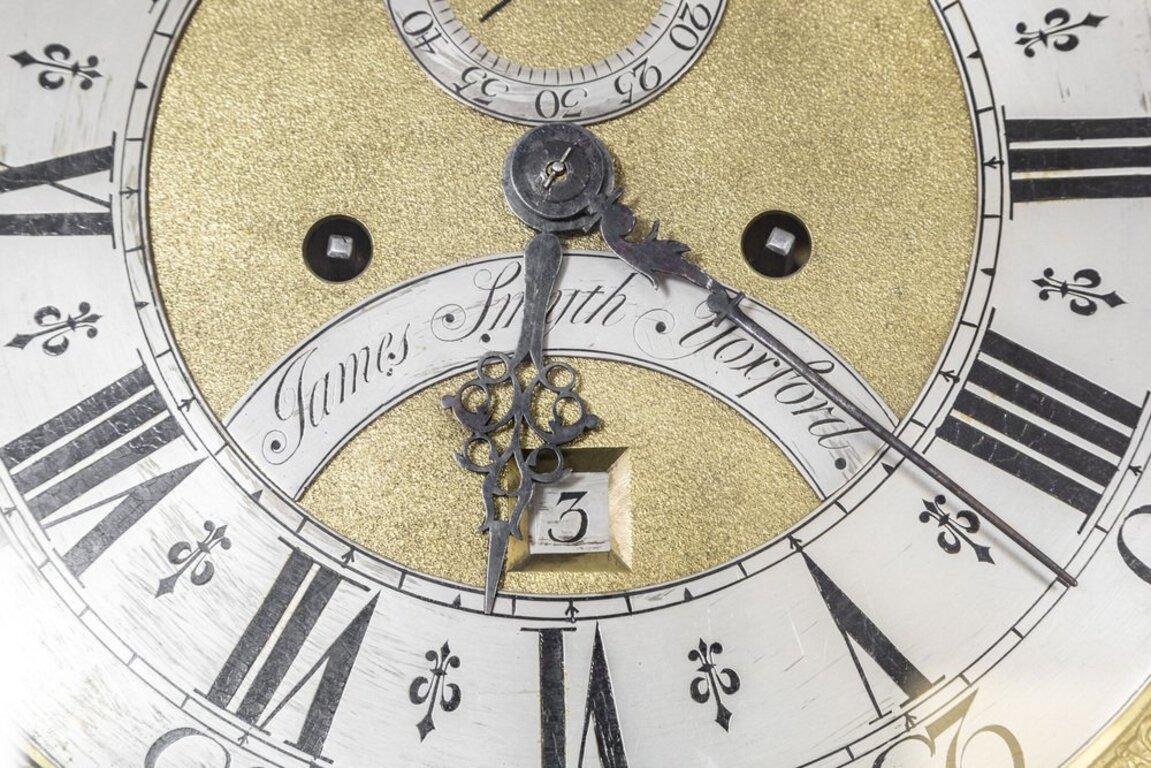 Orologio a pendolo modello Morbier inglese XVII secolo laccato con chinoiserie in vendita 1