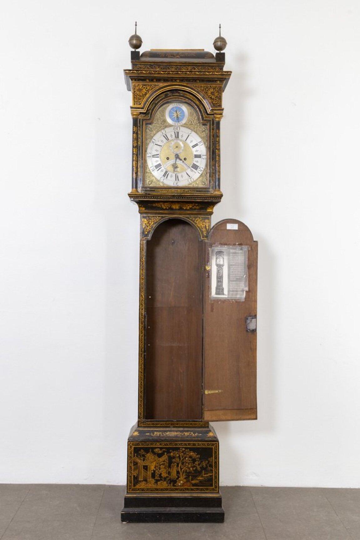 Orologio a pendolo modello Morbier inglese XVII secolo laccato con chinoiserie in vendita 3
